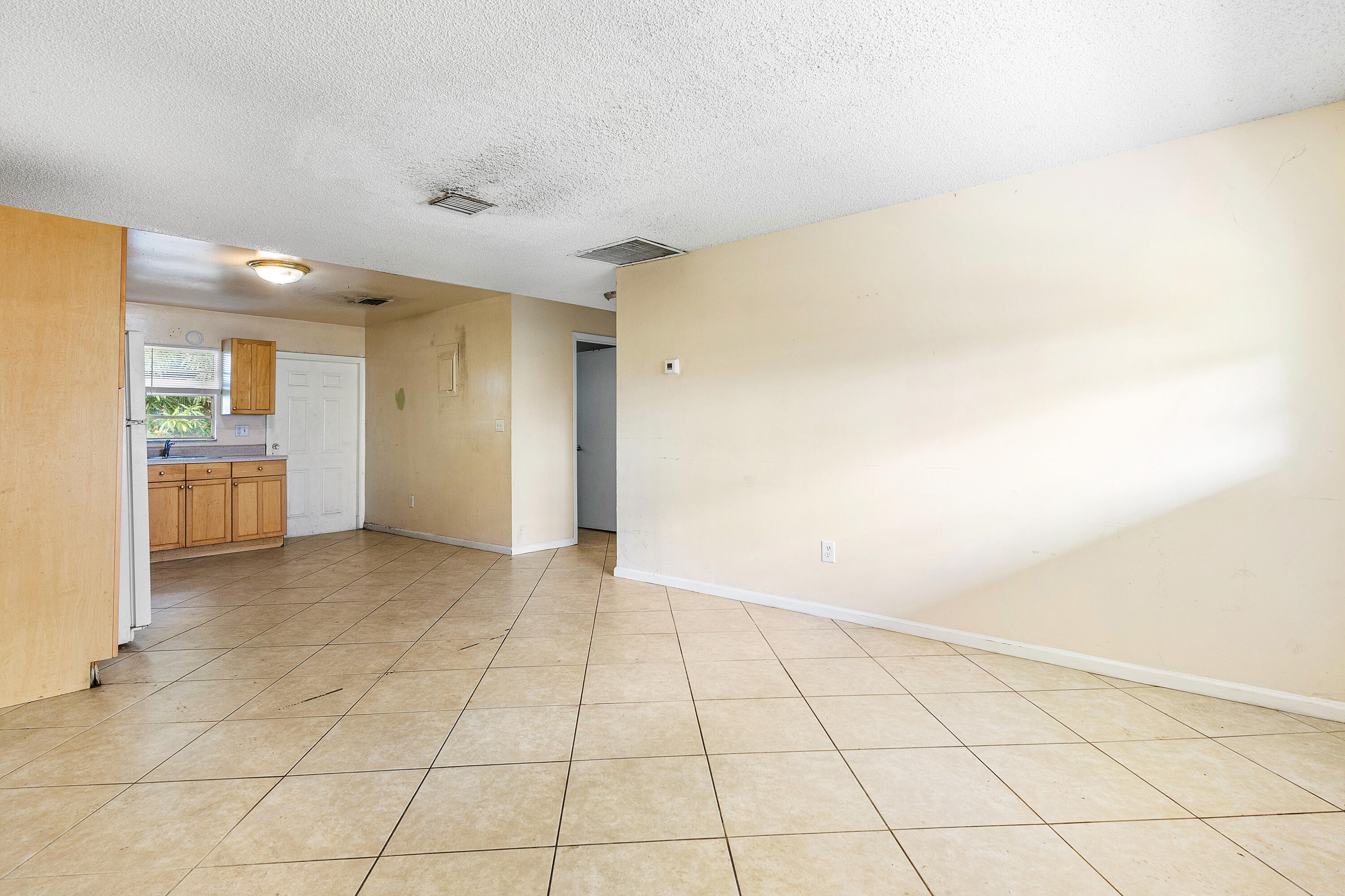 144 SW 2nd Avenue