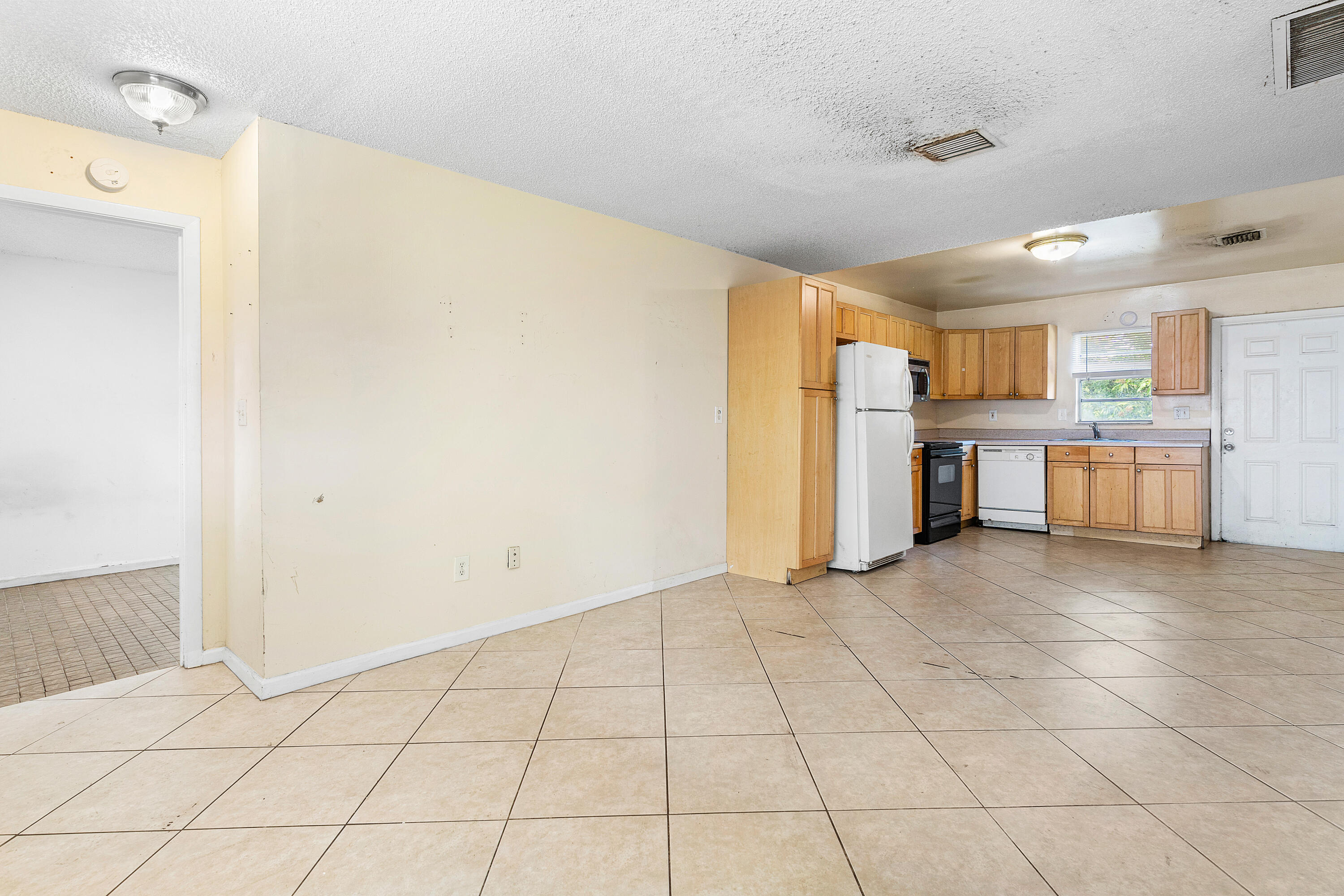 144 SW 2nd Avenue