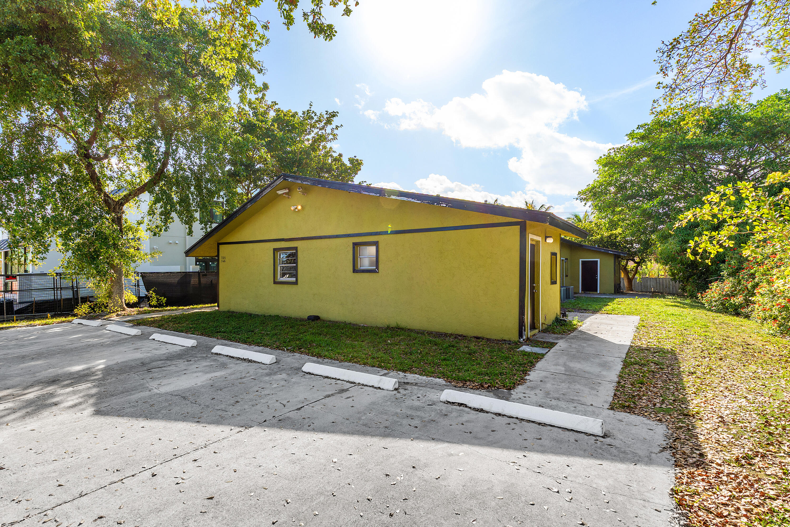 144 SW 2nd Avenue