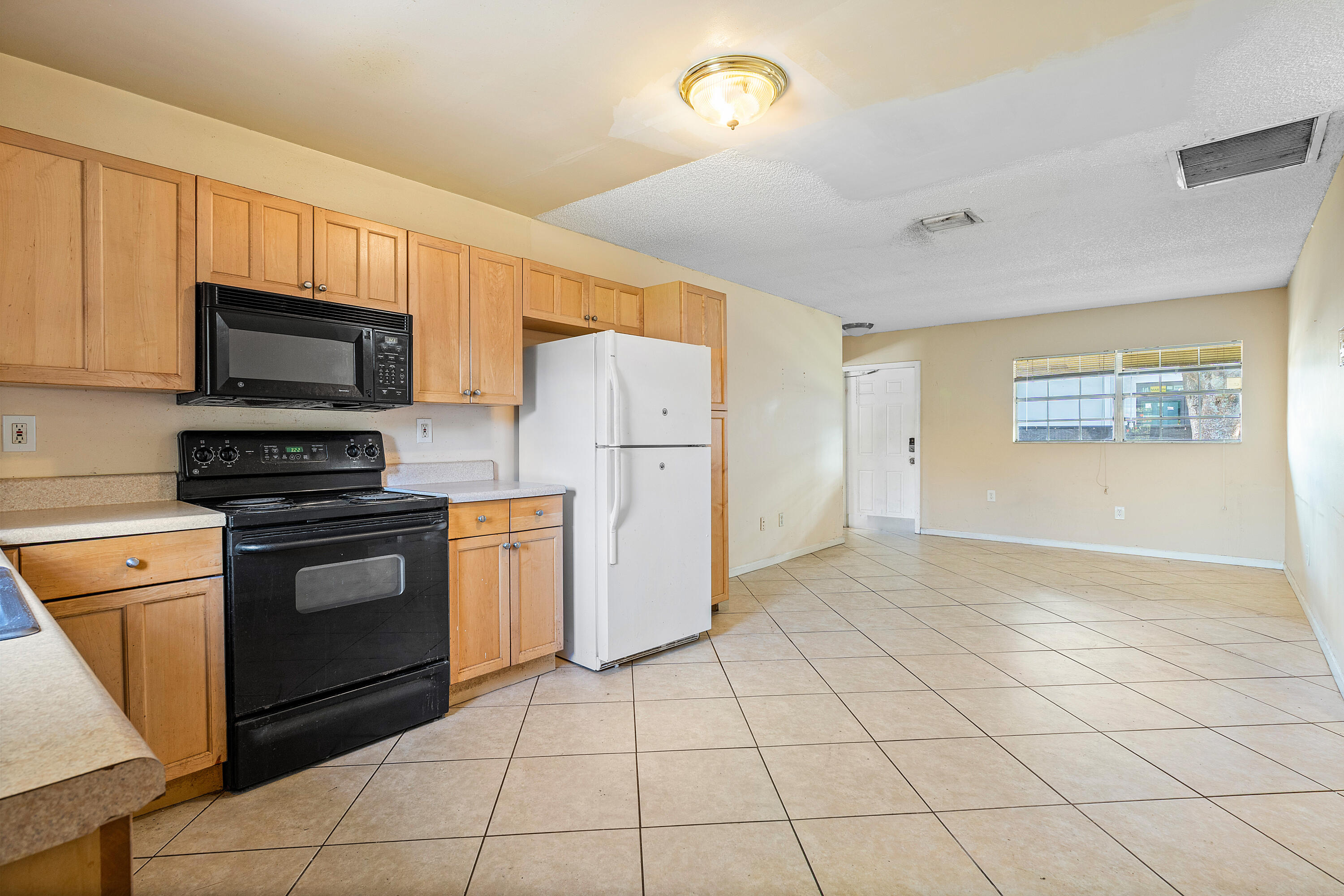 144 SW 2nd Avenue