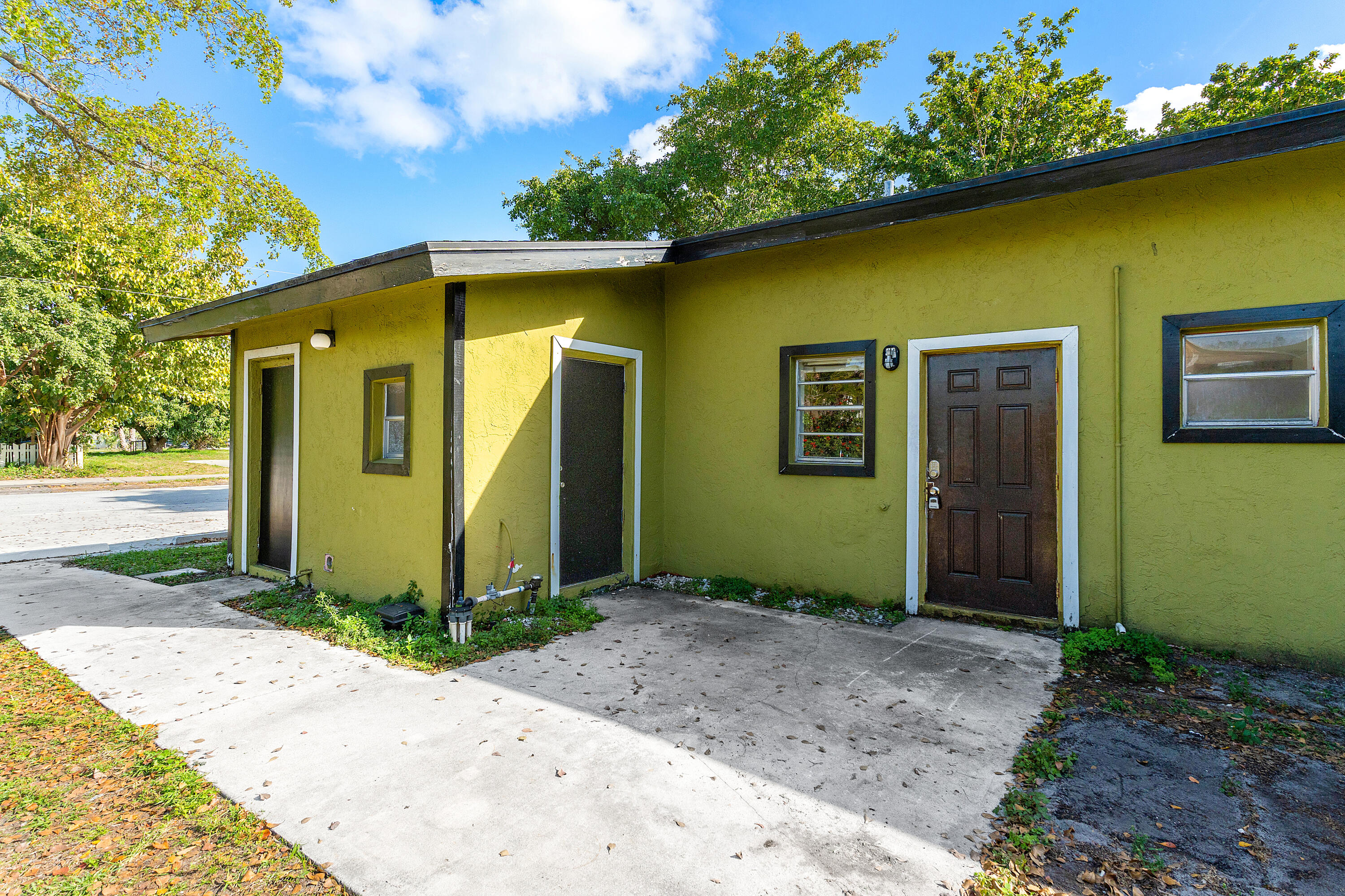 144 SW 2nd Avenue