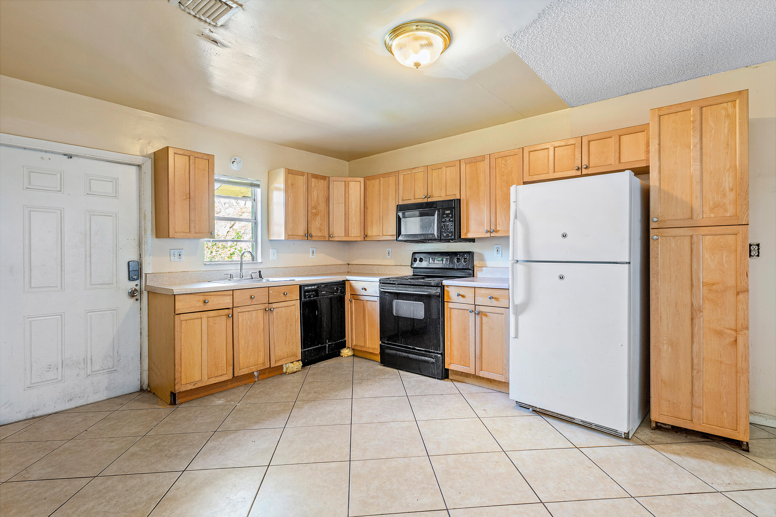 144 SW 2nd Avenue