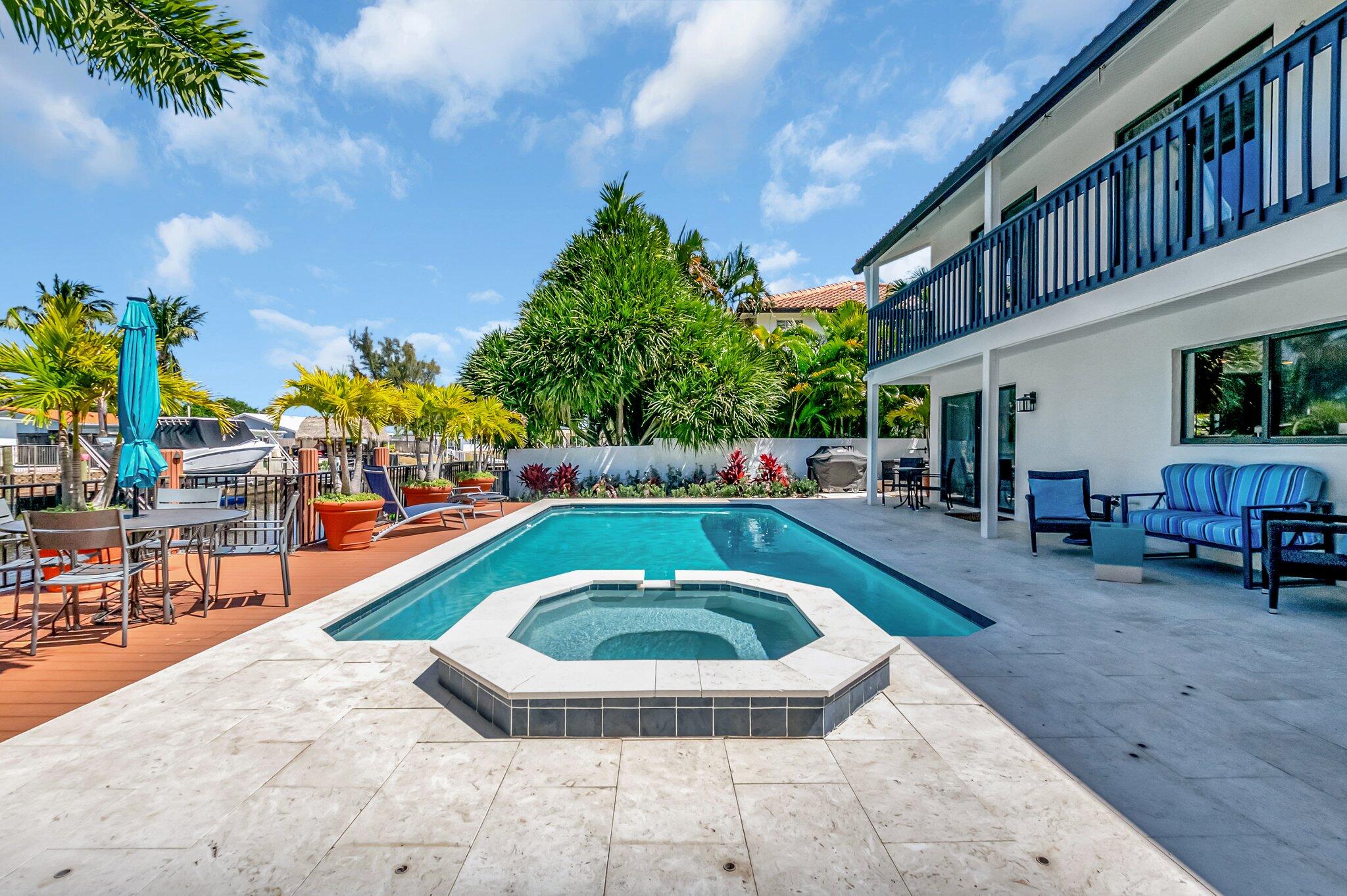399 SW 15th Street