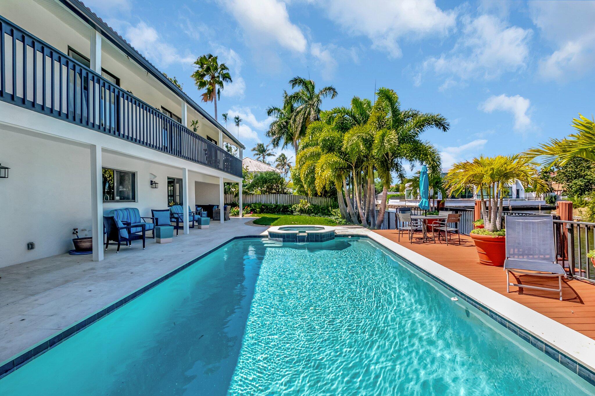 399 SW 15th Street