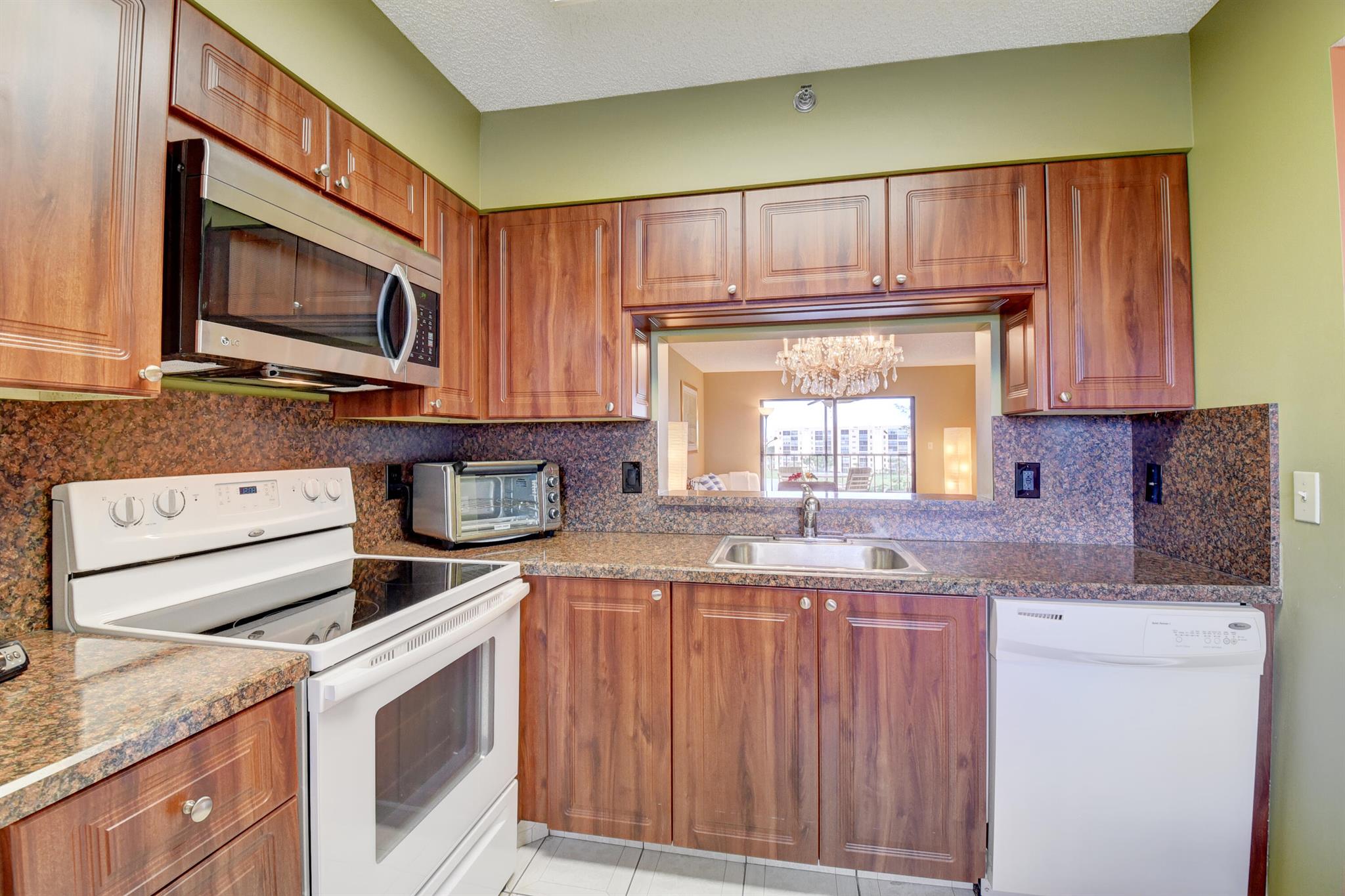 14425 Strathmore Lane 608