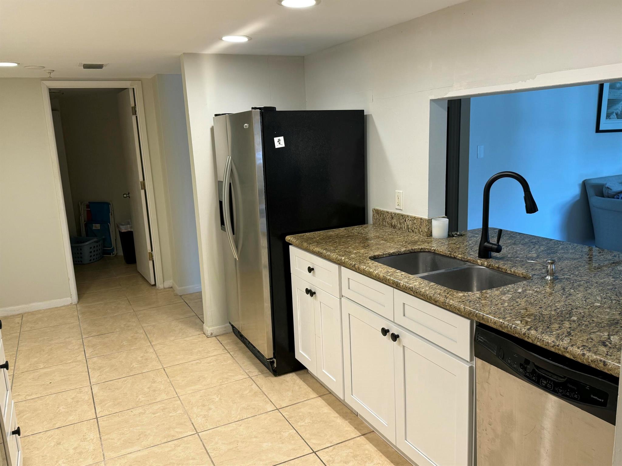 950 Lavers Circle F109