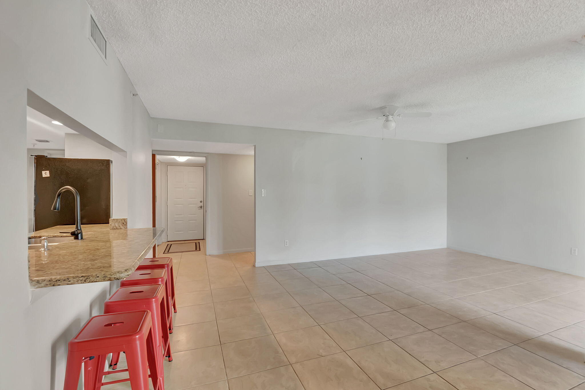 950 Lavers Circle F109