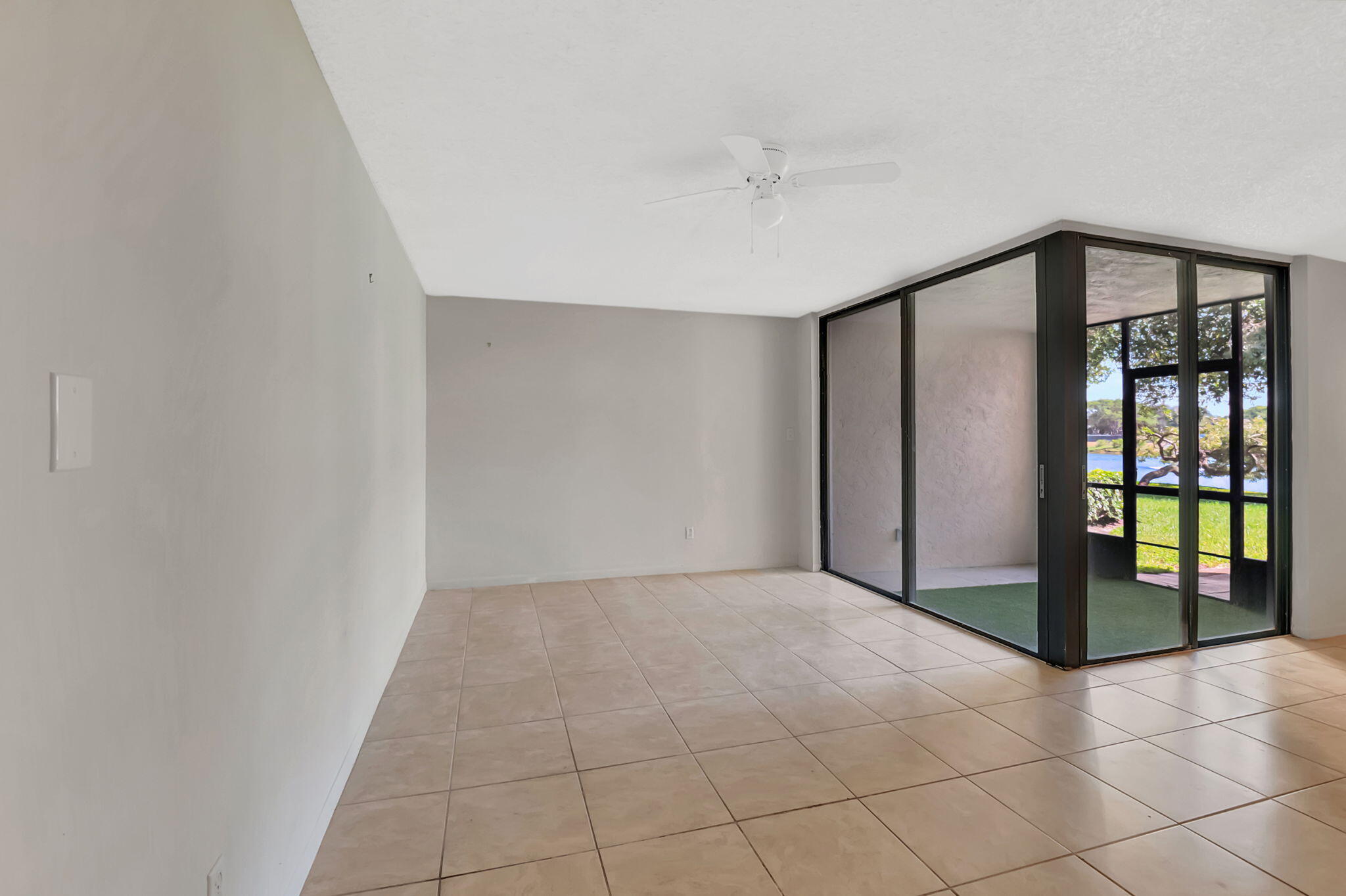 950 Lavers Circle F109