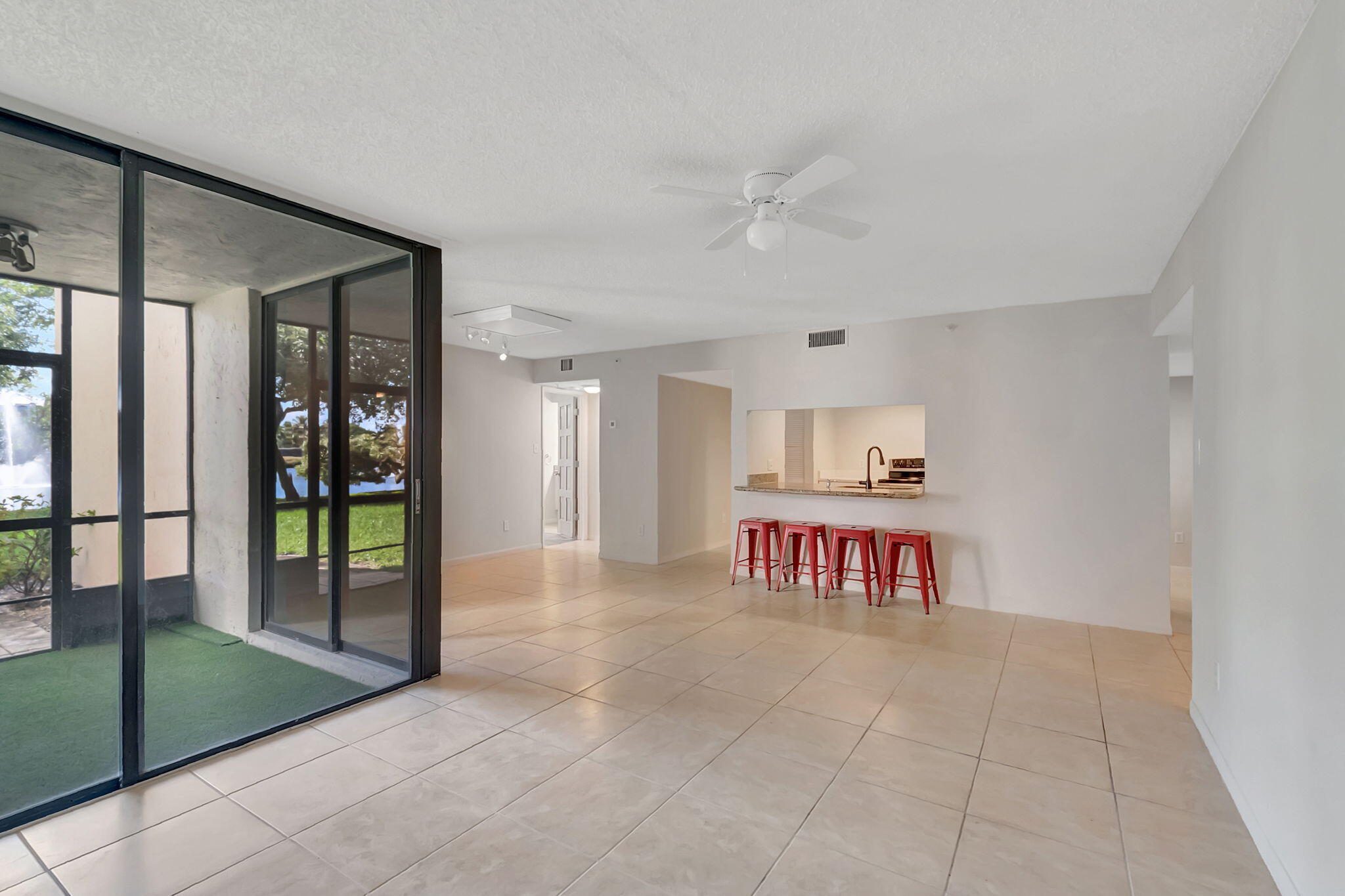 950 Lavers Circle F109