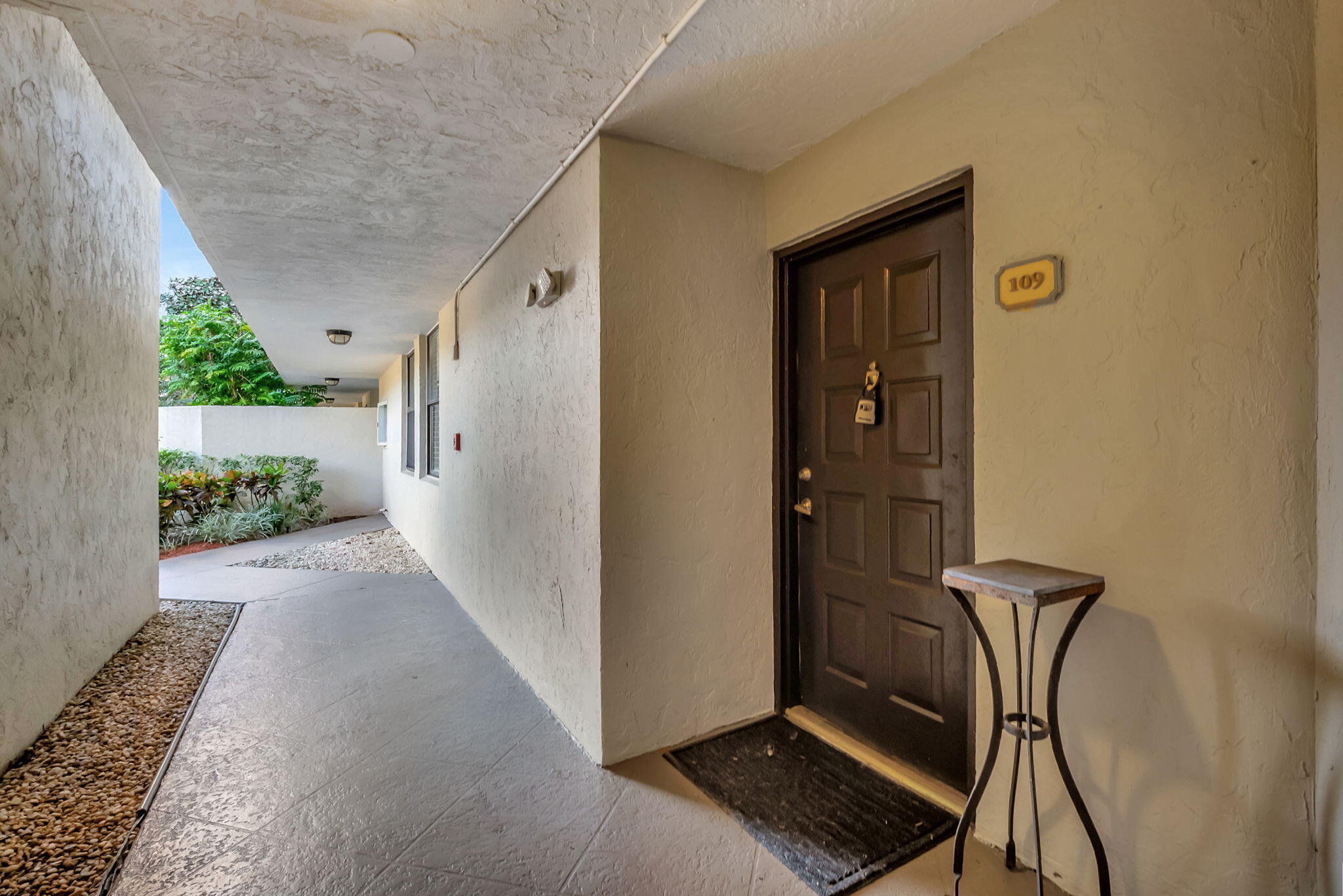 950 Lavers Circle F109