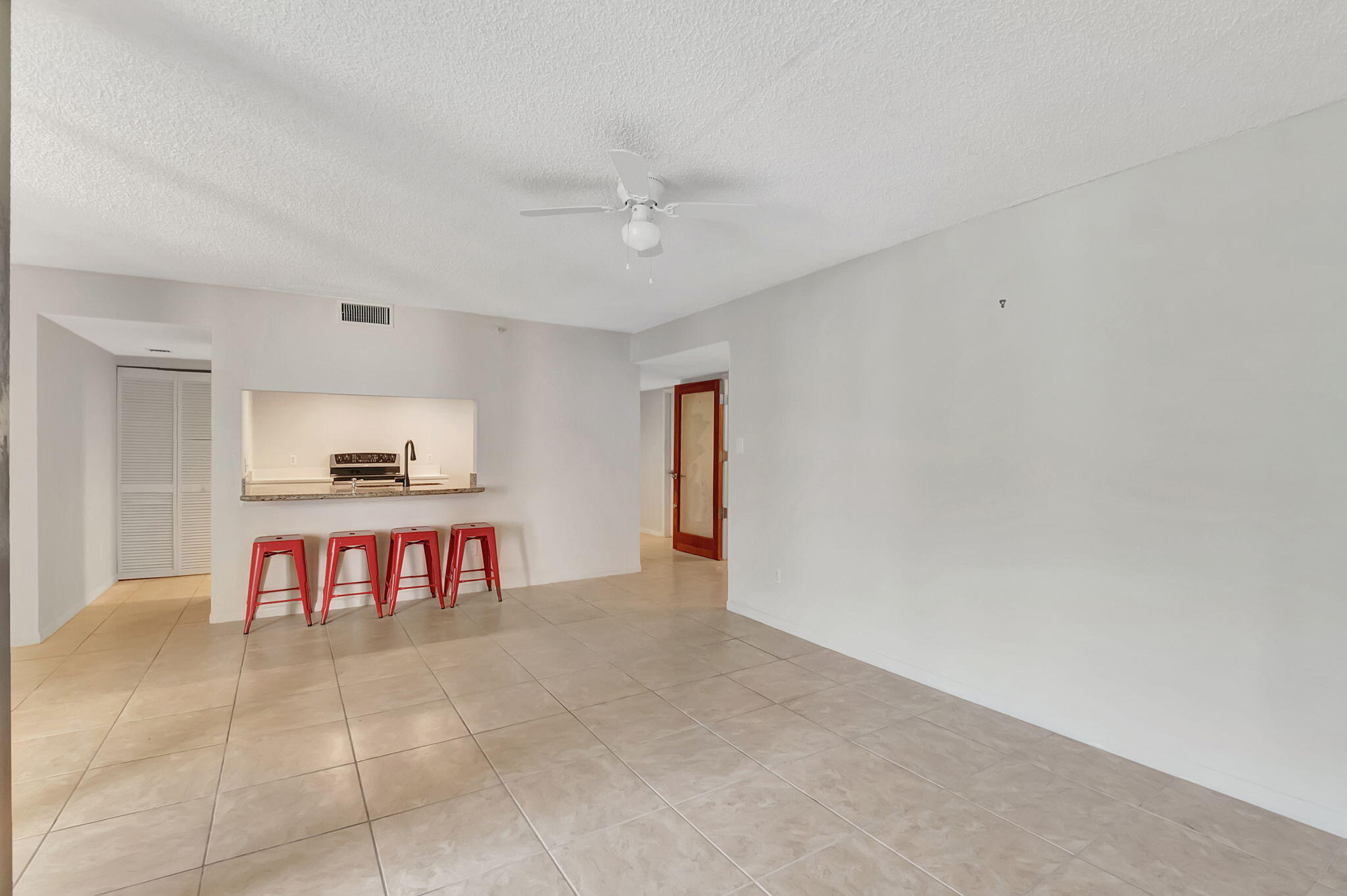 950 Lavers Circle F109