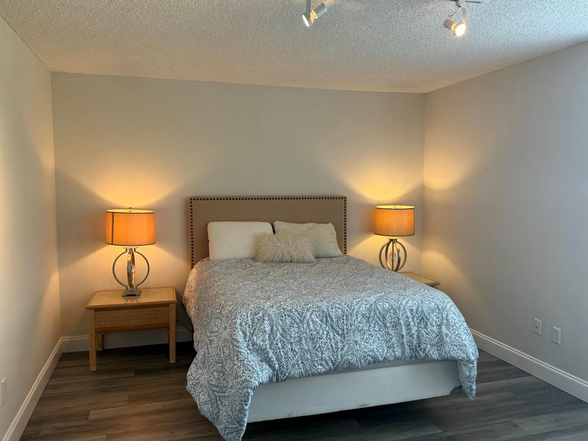 950 Lavers Circle F109