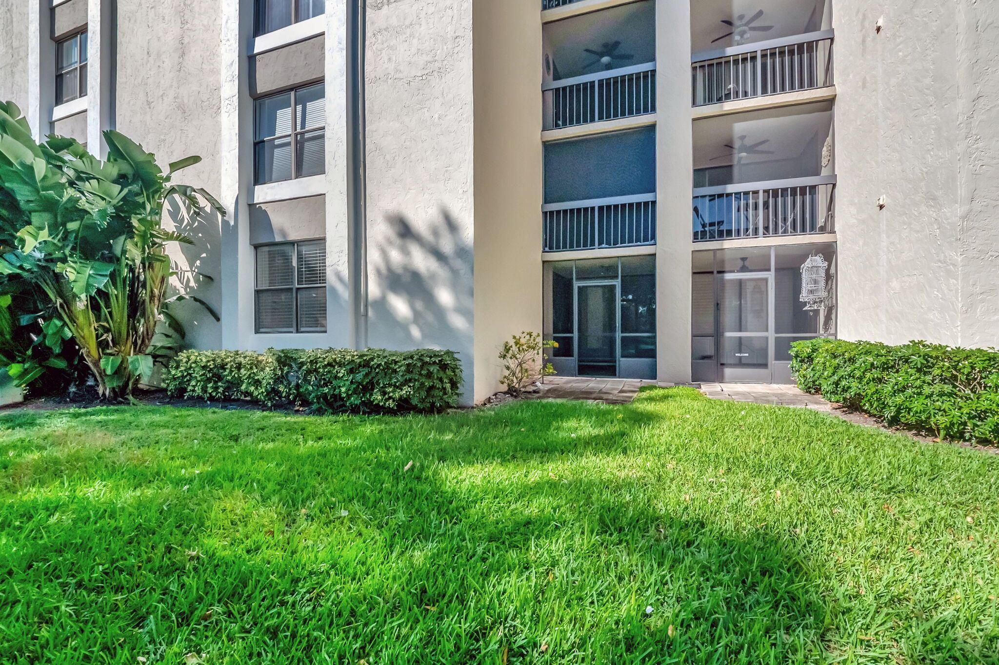 950 Lavers Circle F109