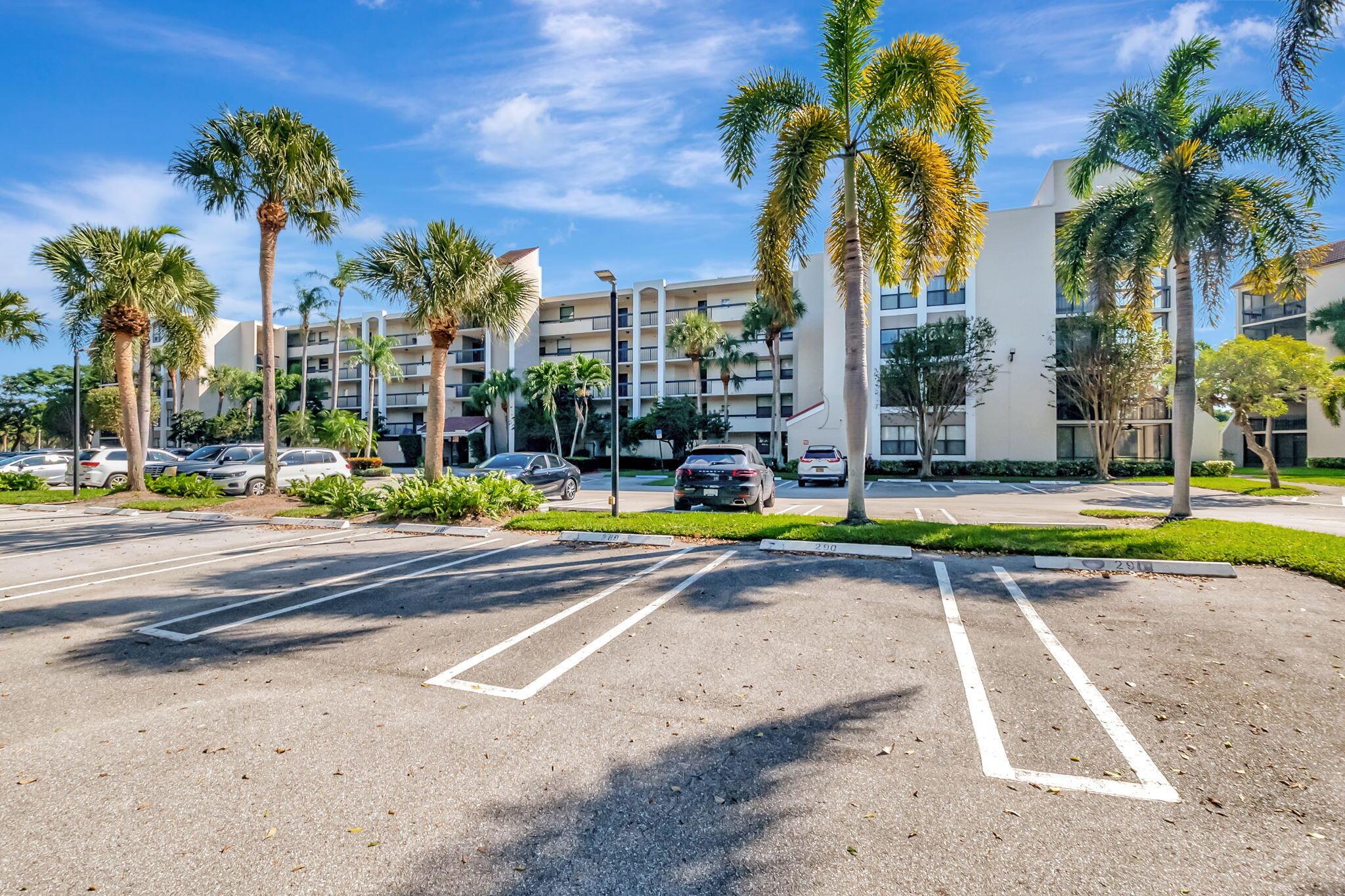 950 Lavers Circle F109