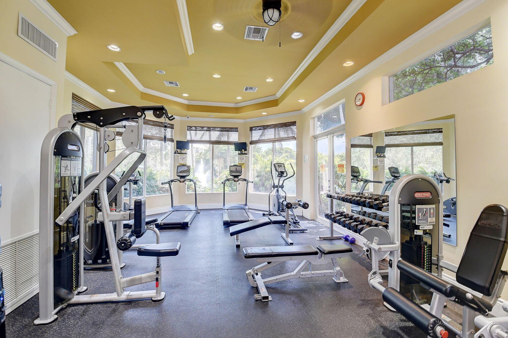 950 Lavers Circle F109