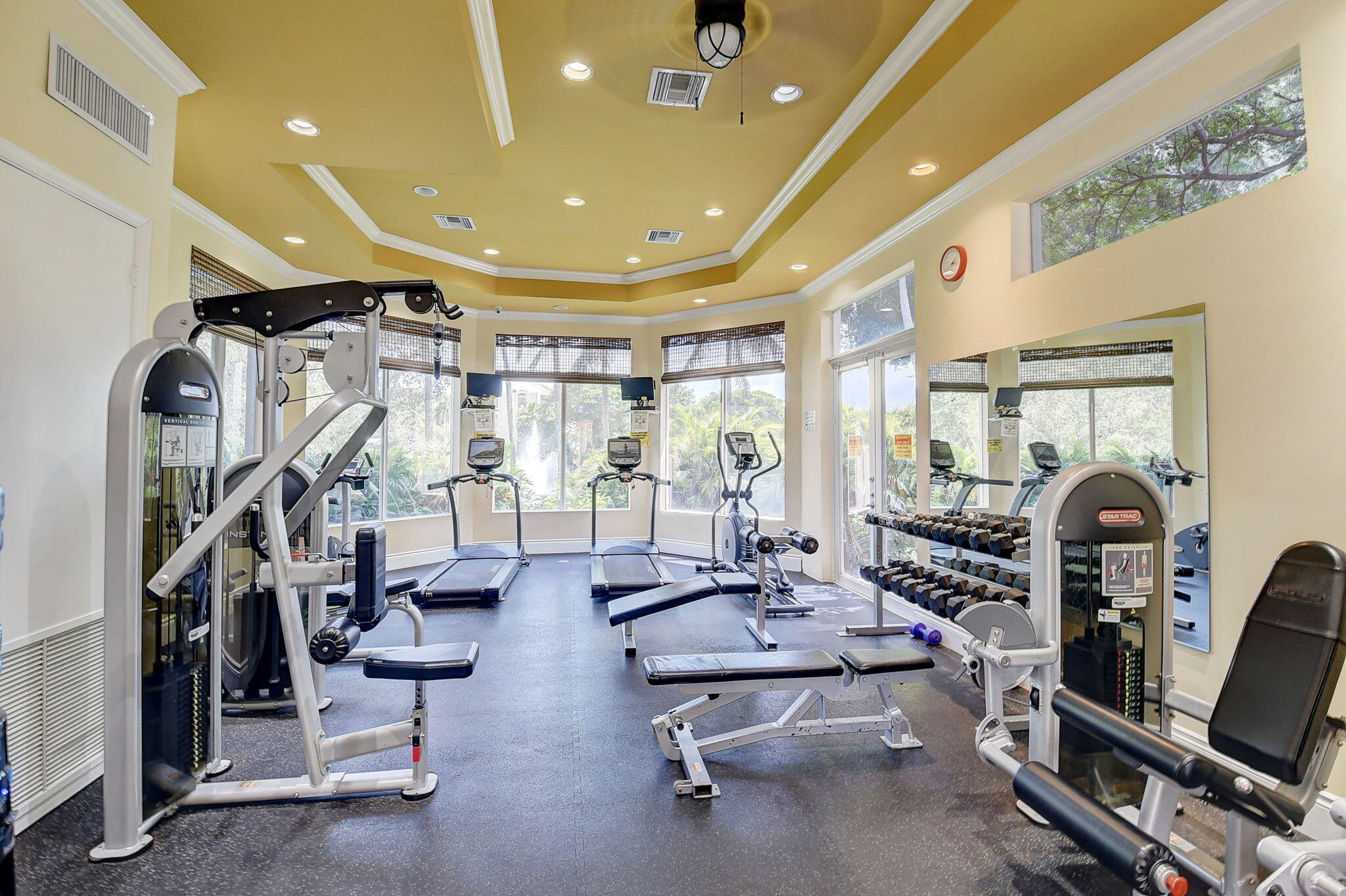 950 Lavers Circle F109