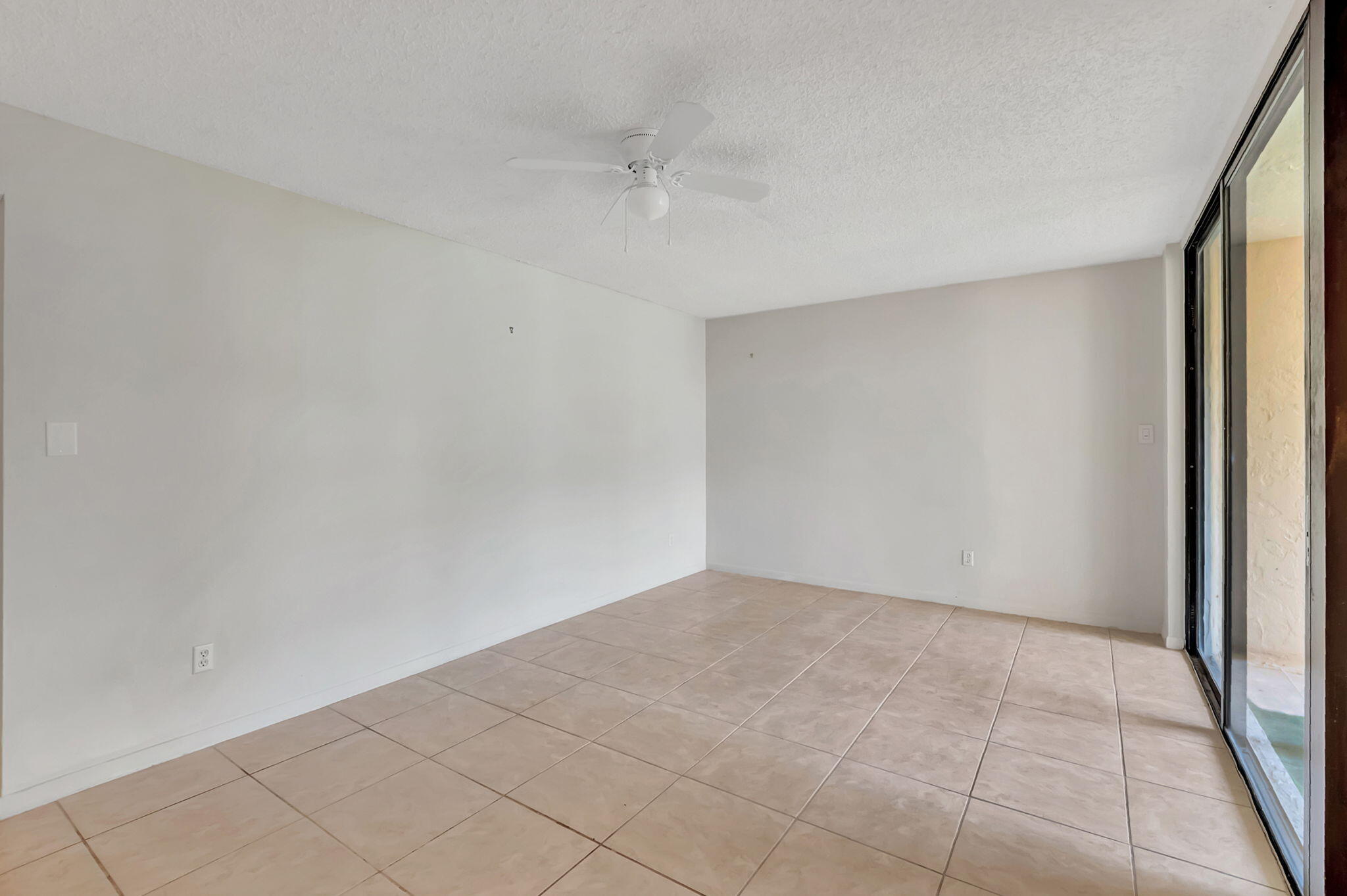 950 Lavers Circle F109