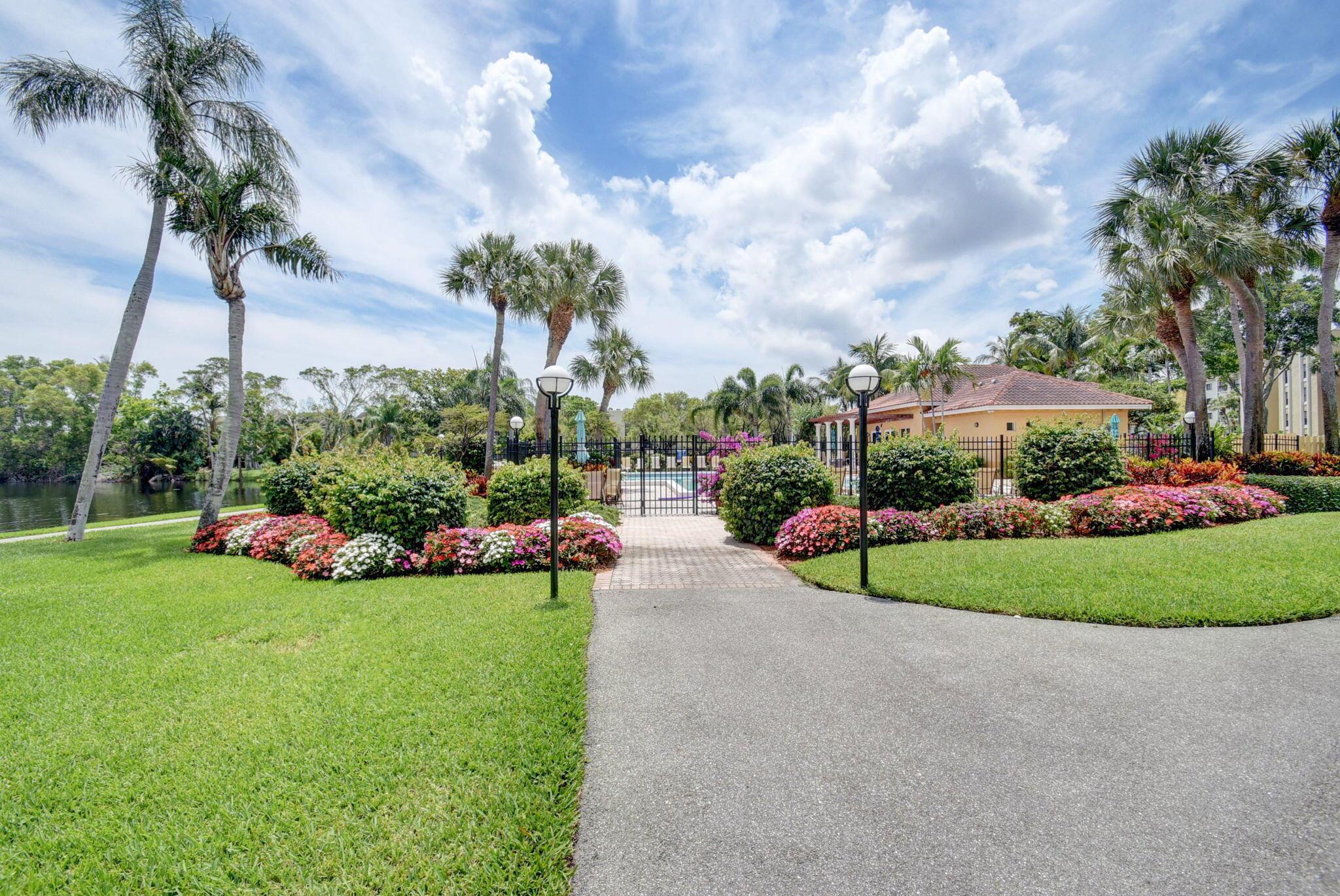 950 Lavers Circle F109