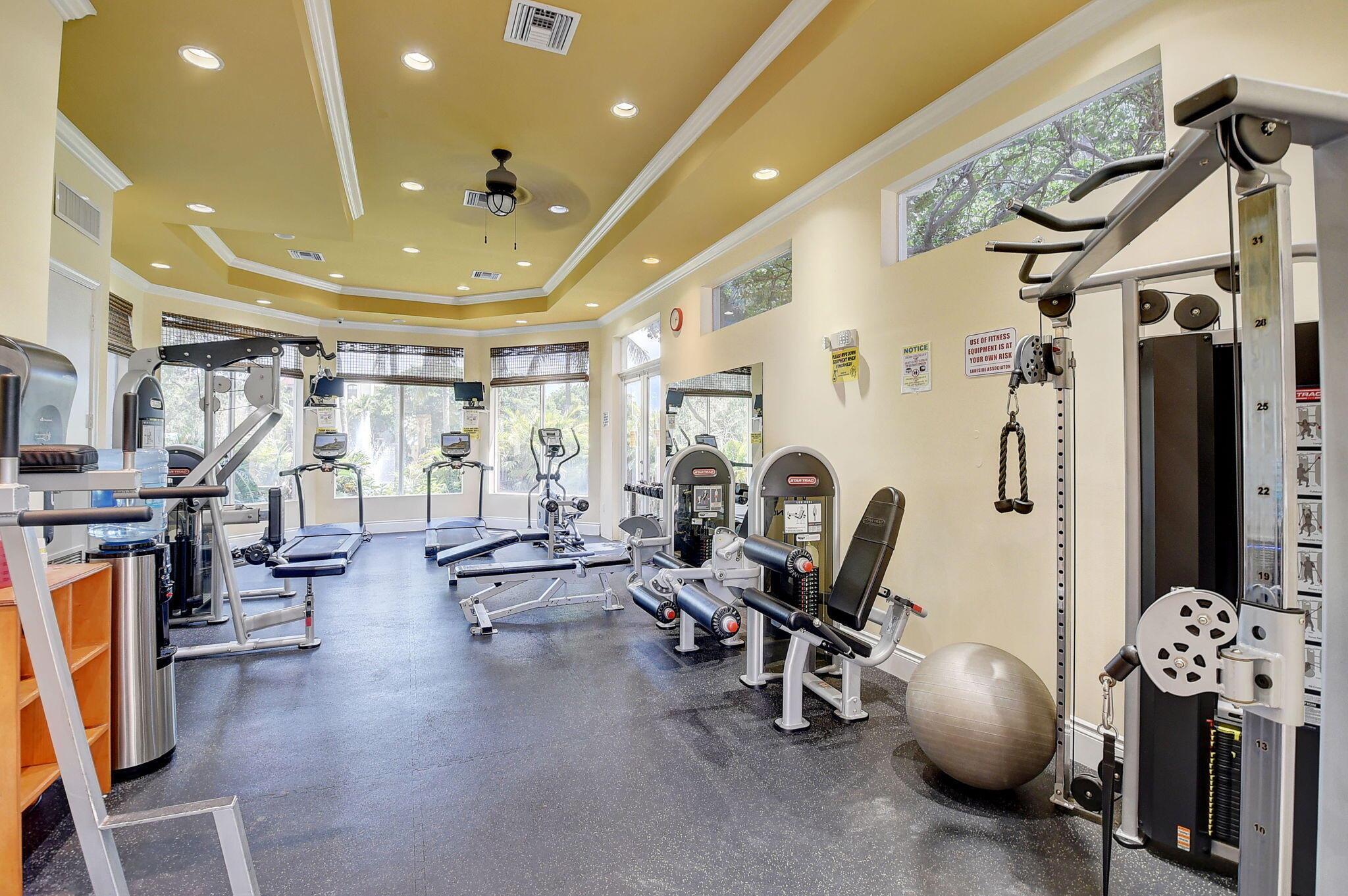 950 Lavers Circle F109