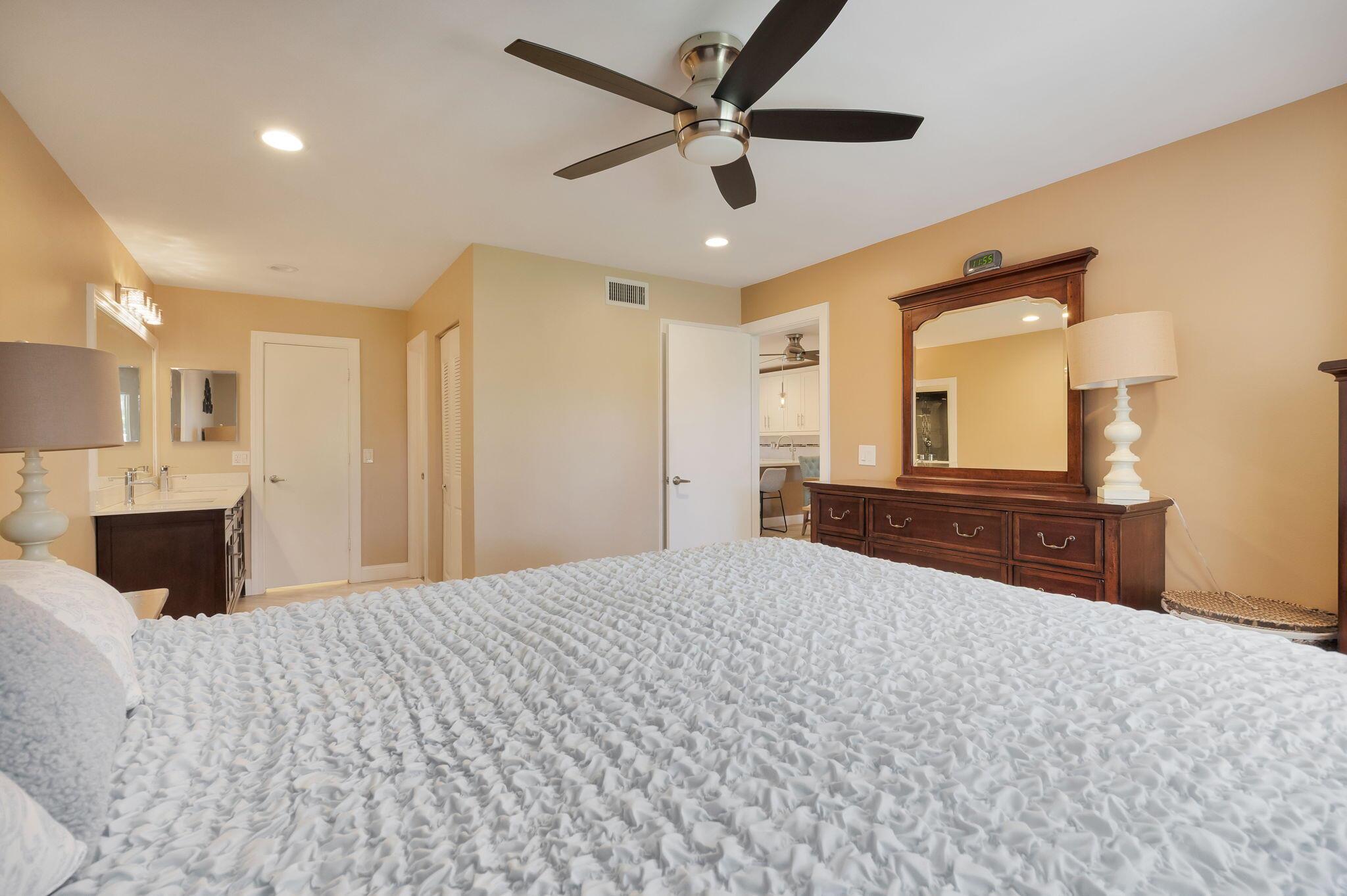 1631 NW 18th Avenue 102