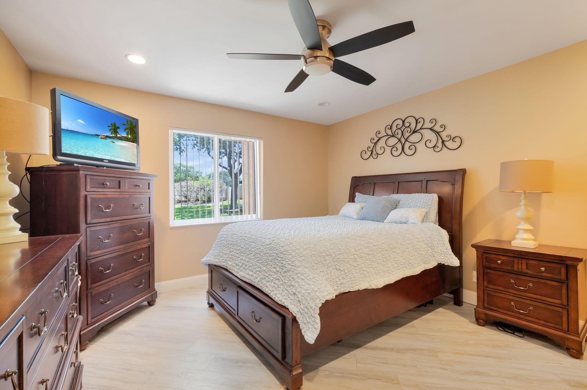 1631 NW 18th Avenue 102