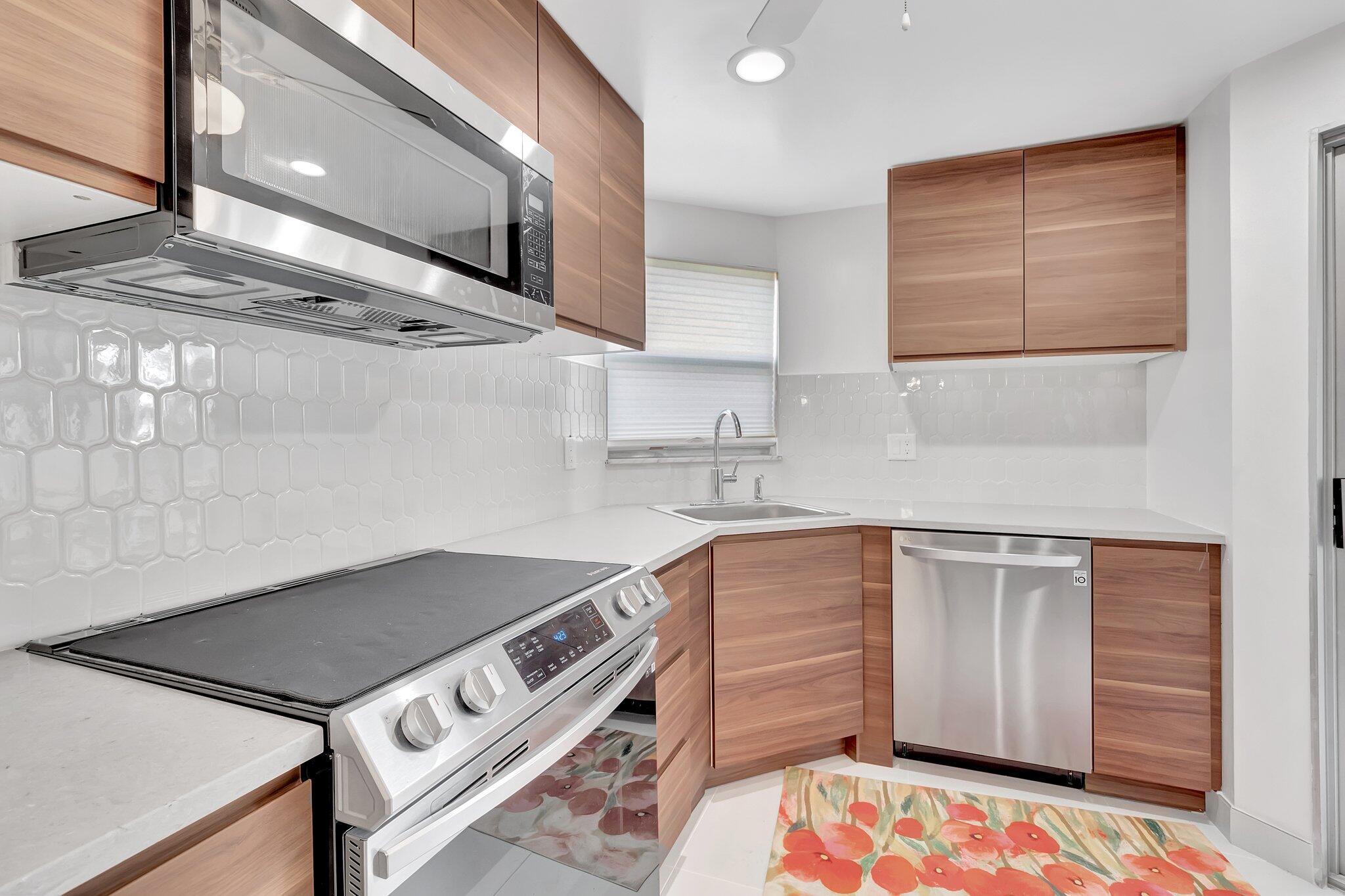 3590 Via Poinciana 205 205