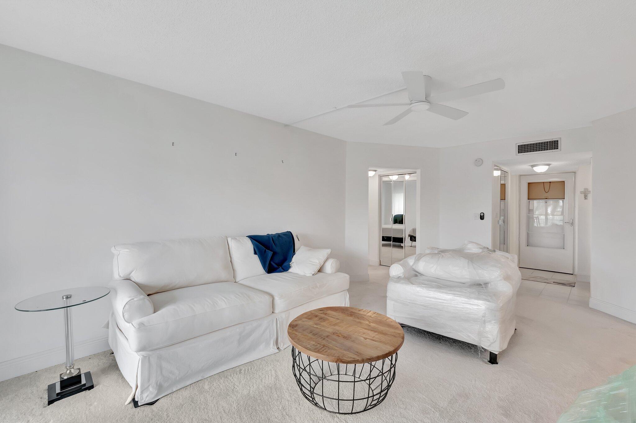 3590 Via Poinciana 205 205