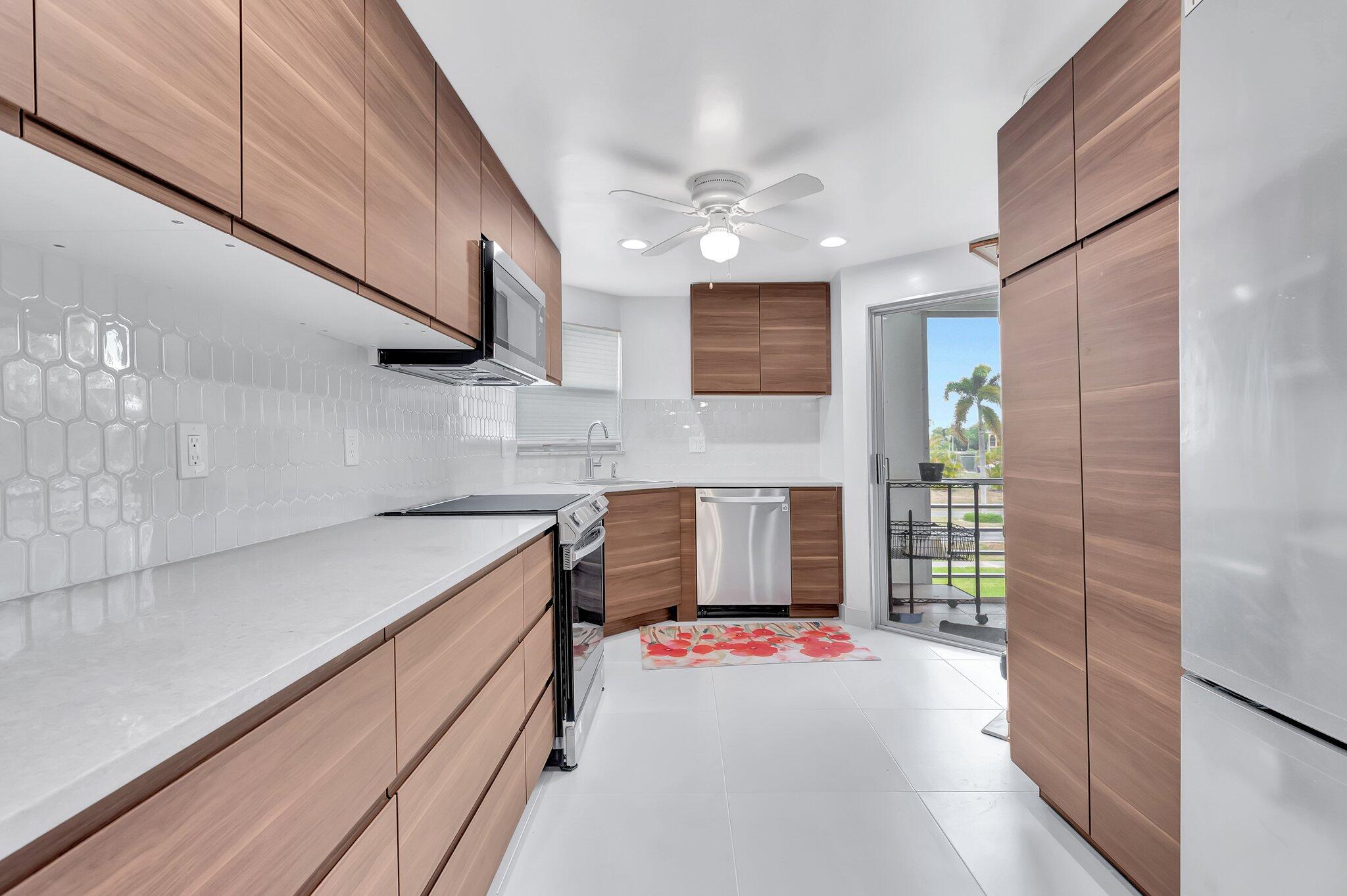 3590 Via Poinciana 205 205