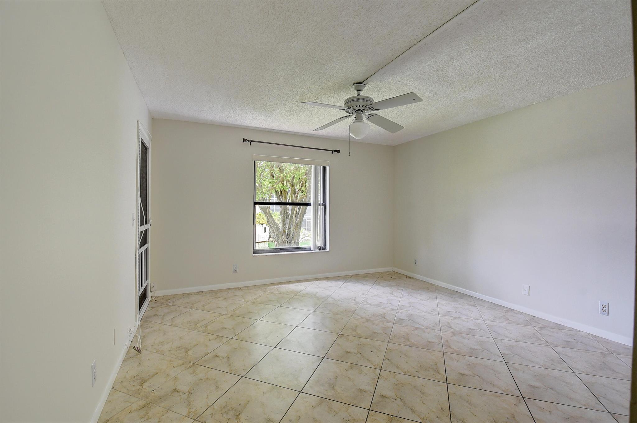 890 N Federal Highway 206