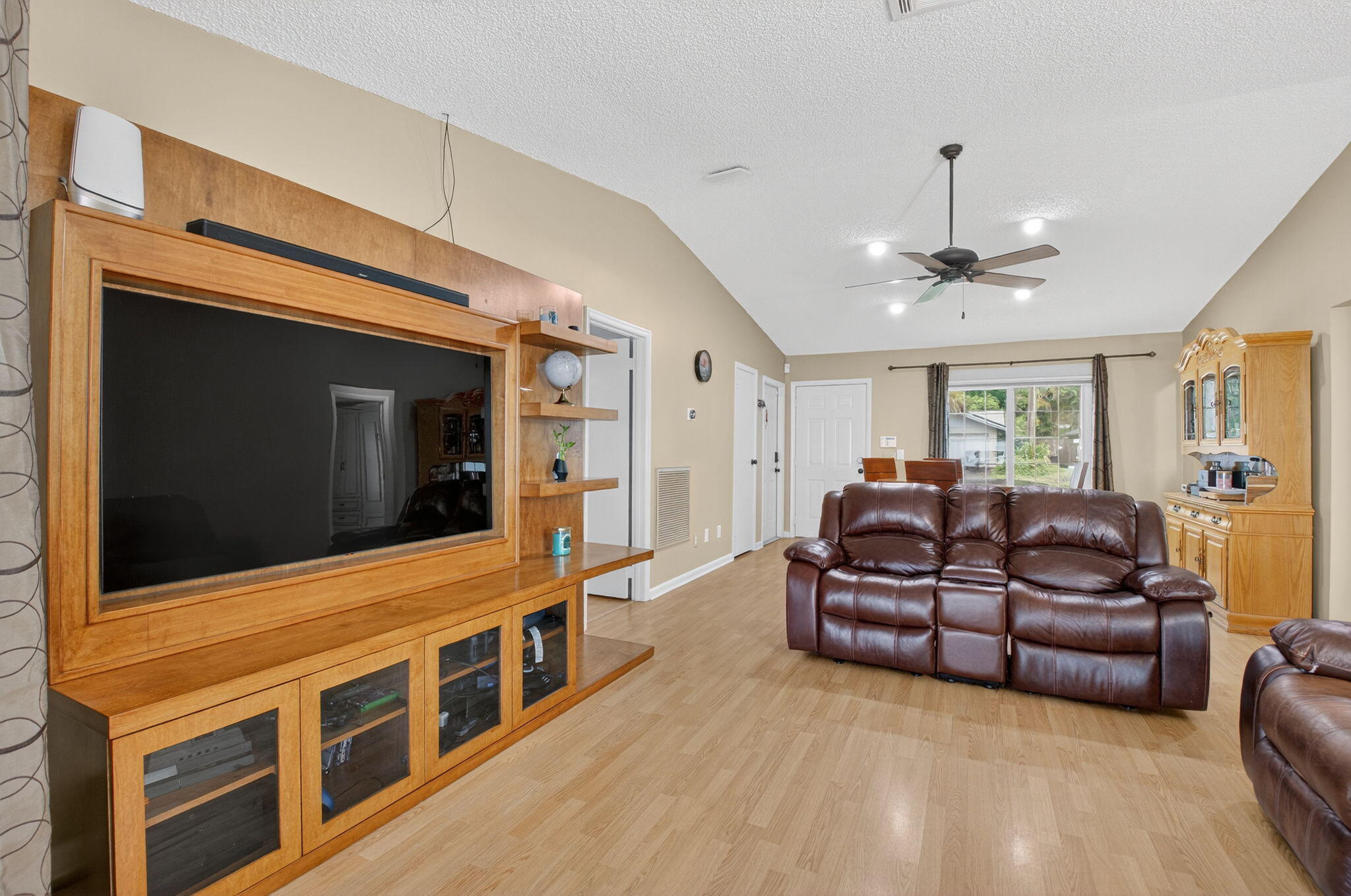 9286 Longmeadow Circle