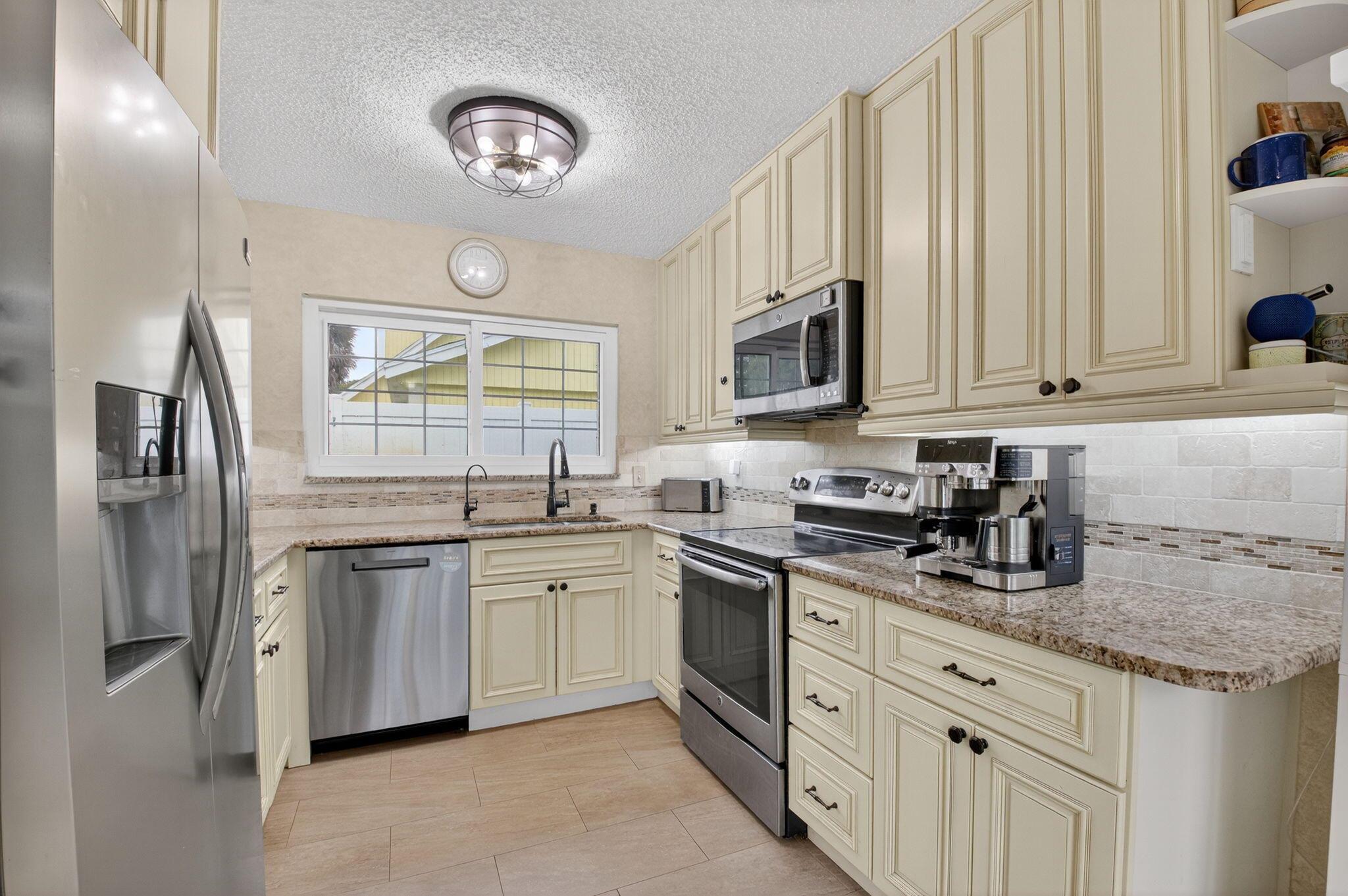 9286 Longmeadow Circle