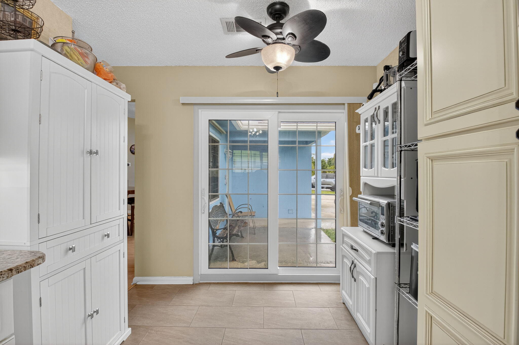 9286 Longmeadow Circle