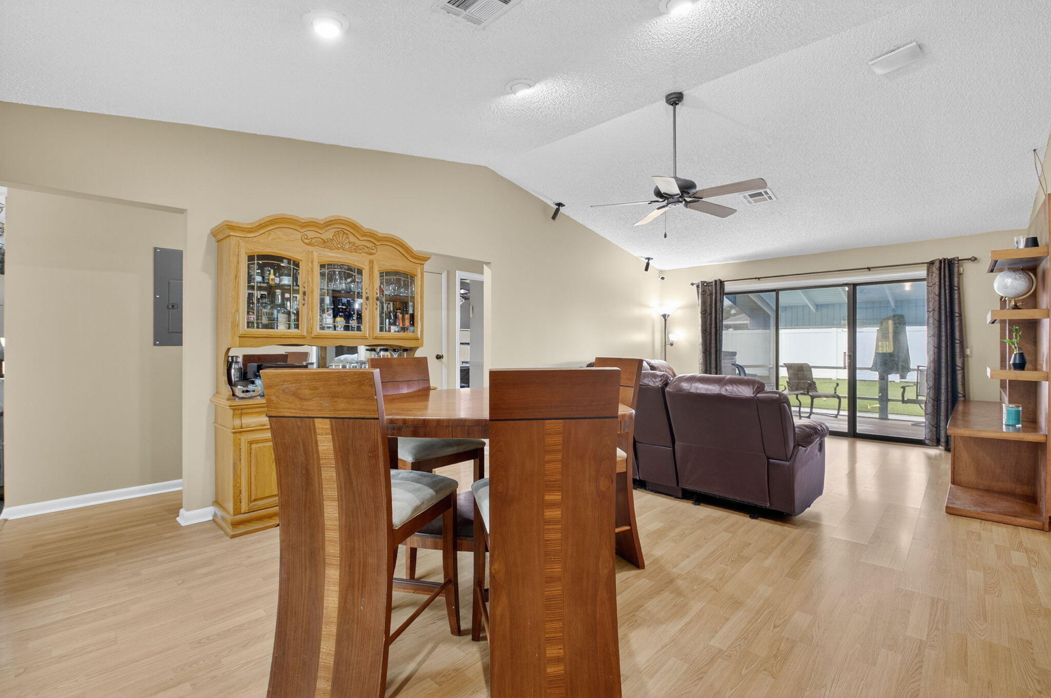 9286 Longmeadow Circle