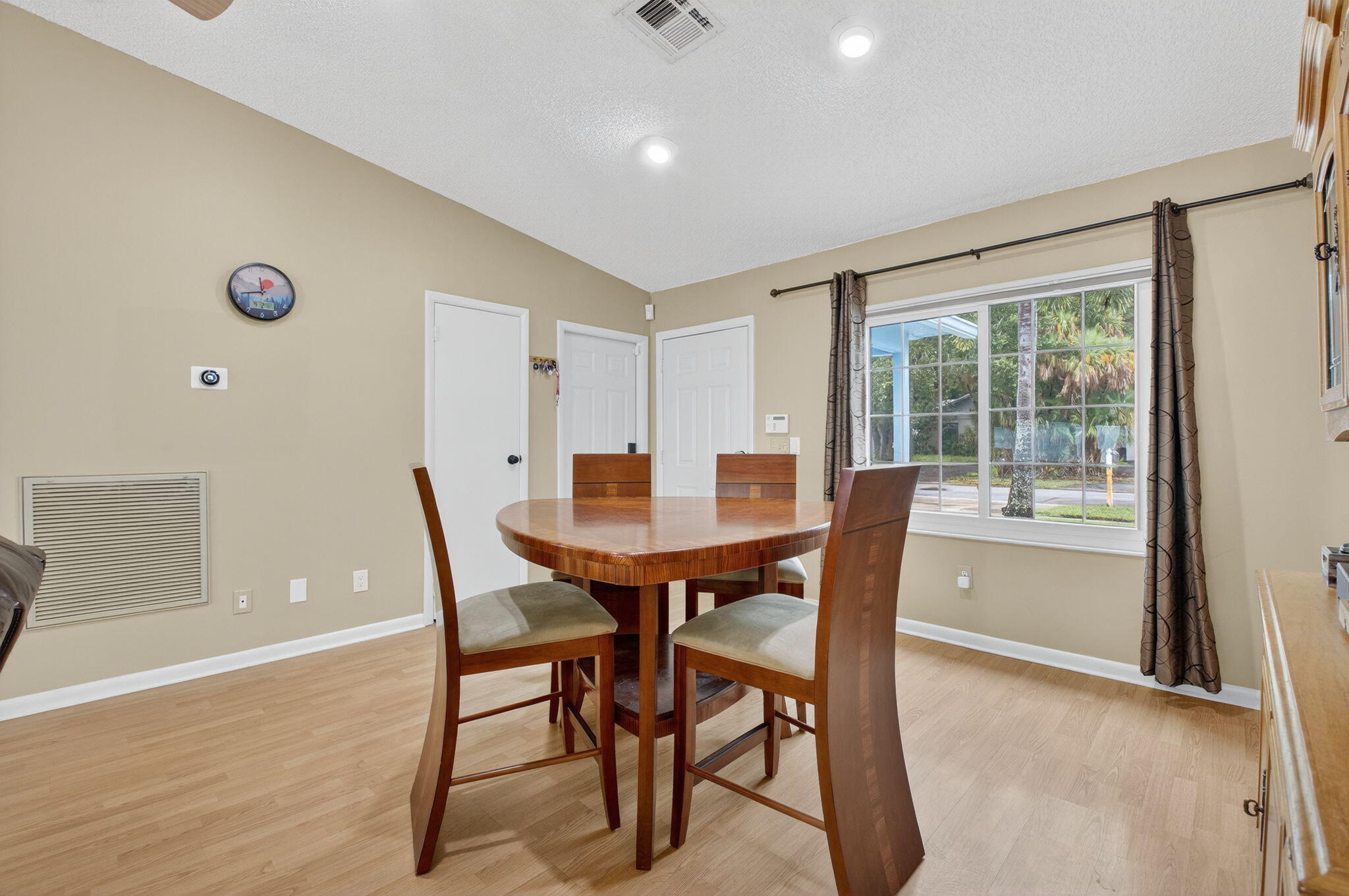 9286 Longmeadow Circle