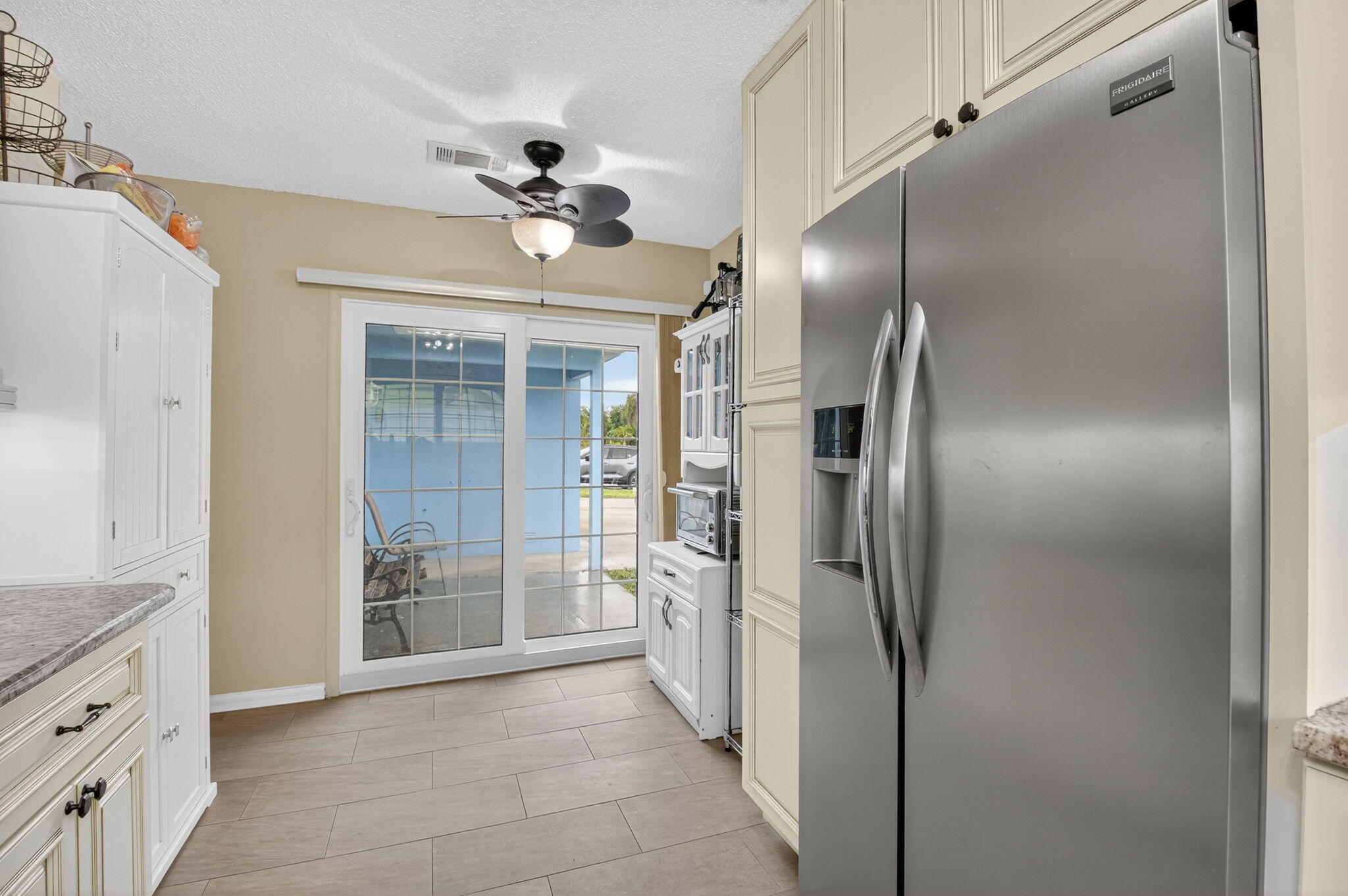 9286 Longmeadow Circle