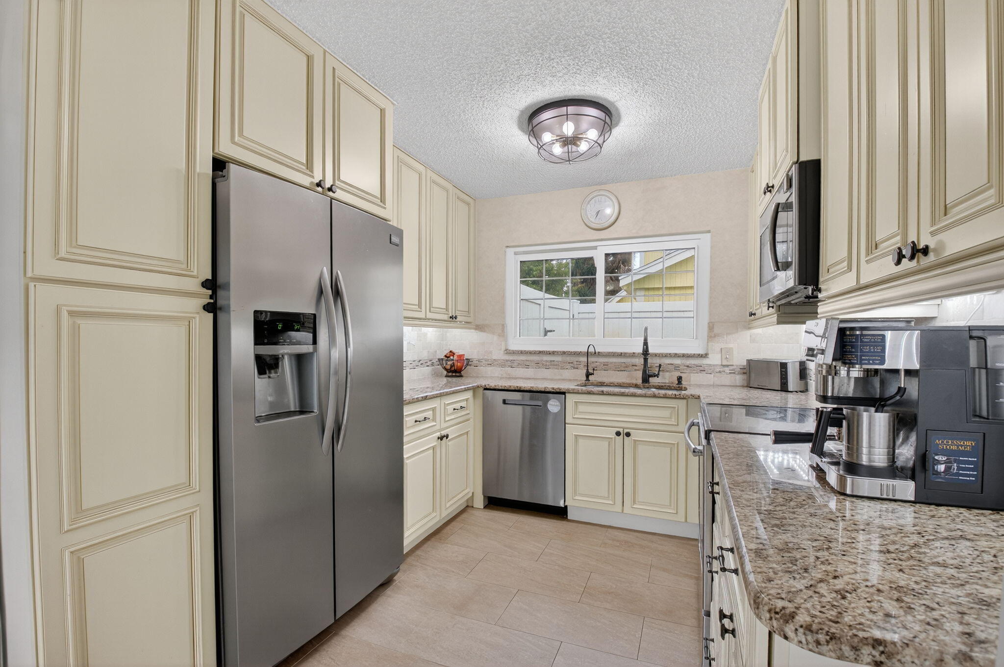 9286 Longmeadow Circle