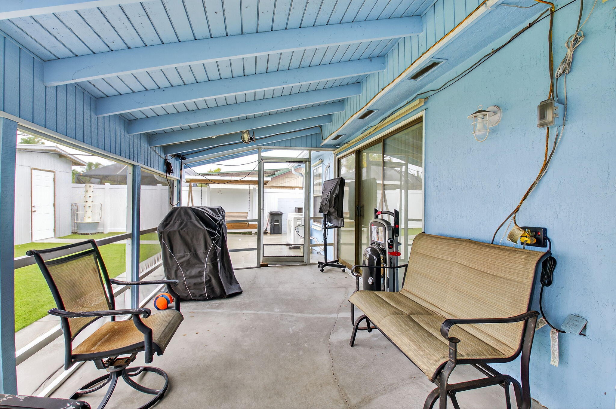 9286 Longmeadow Circle