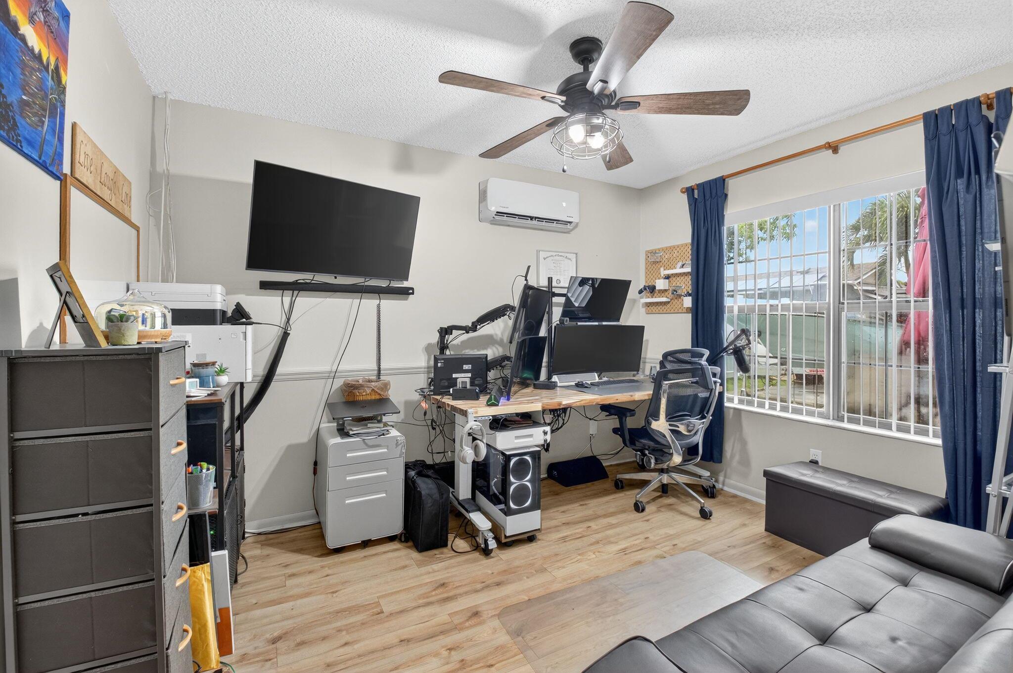 9286 Longmeadow Circle