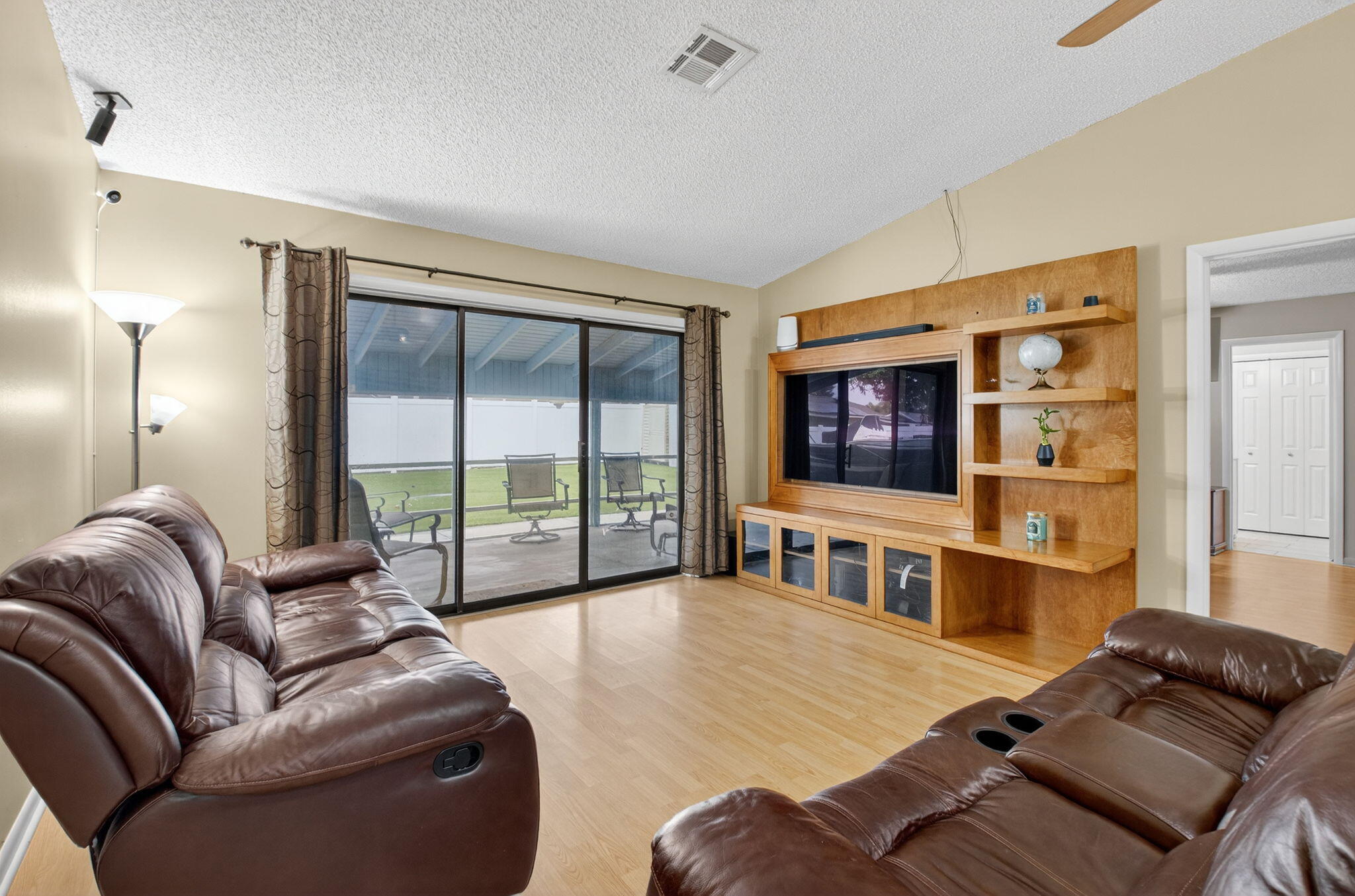 9286 Longmeadow Circle