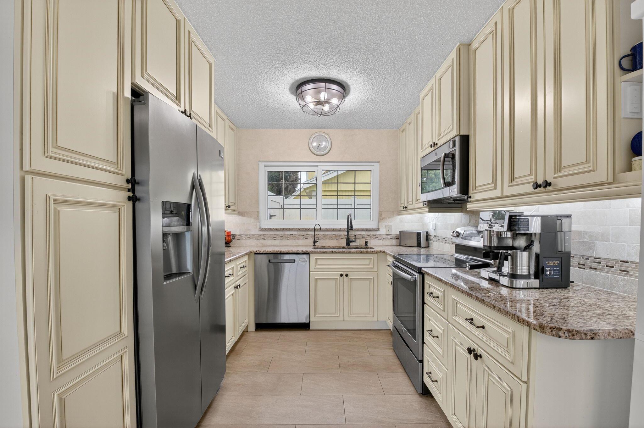 9286 Longmeadow Circle