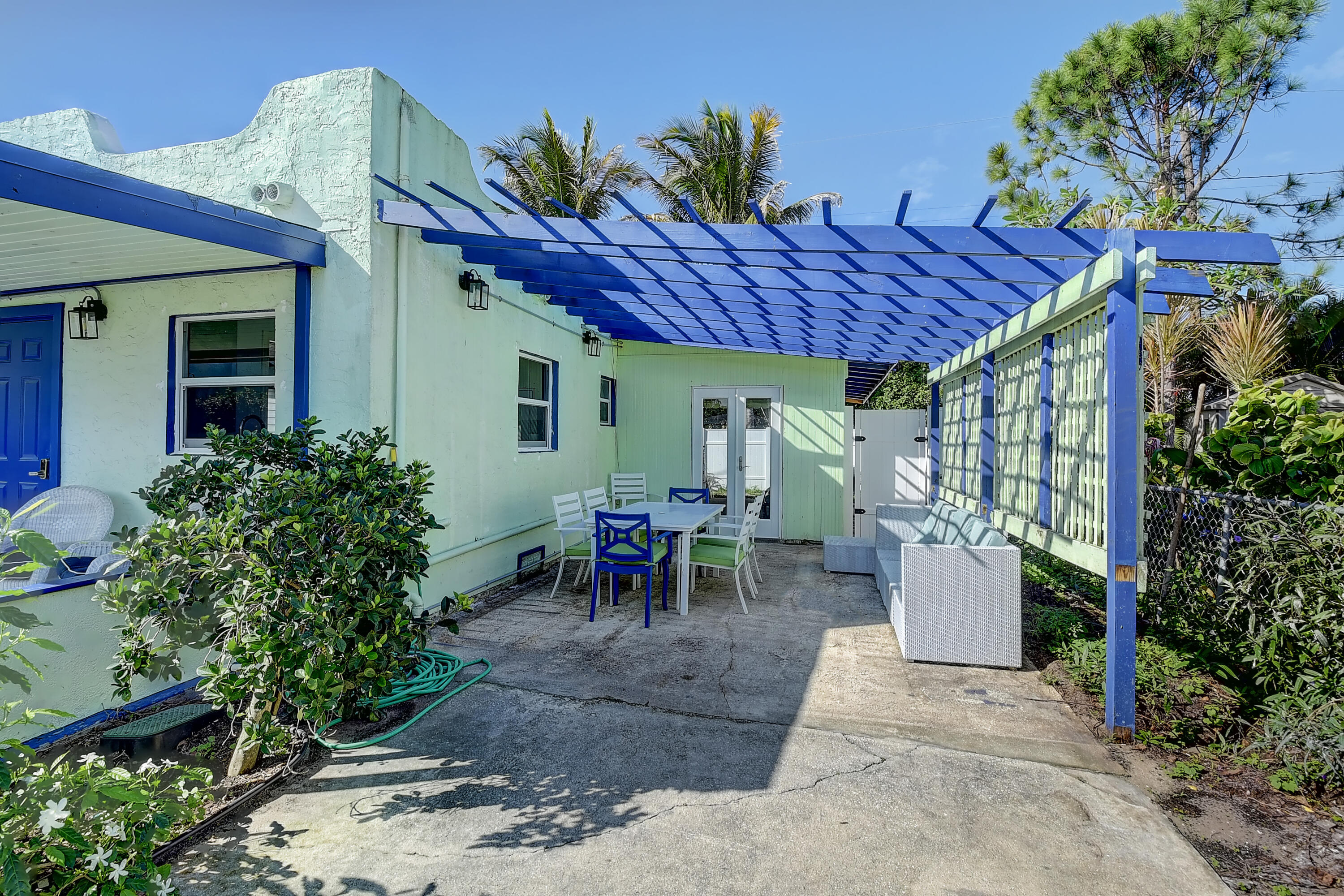212 SW 1st Avenue