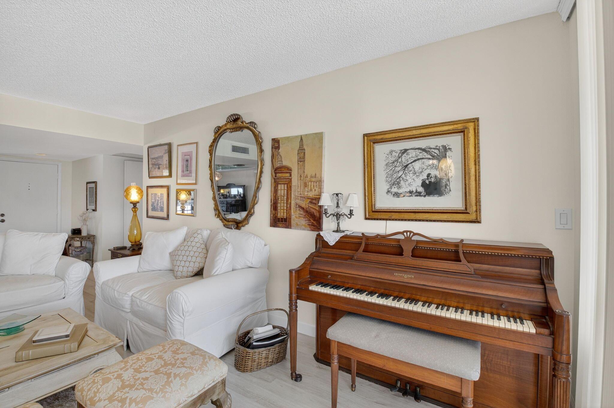 1 Harbourside Drive 4205