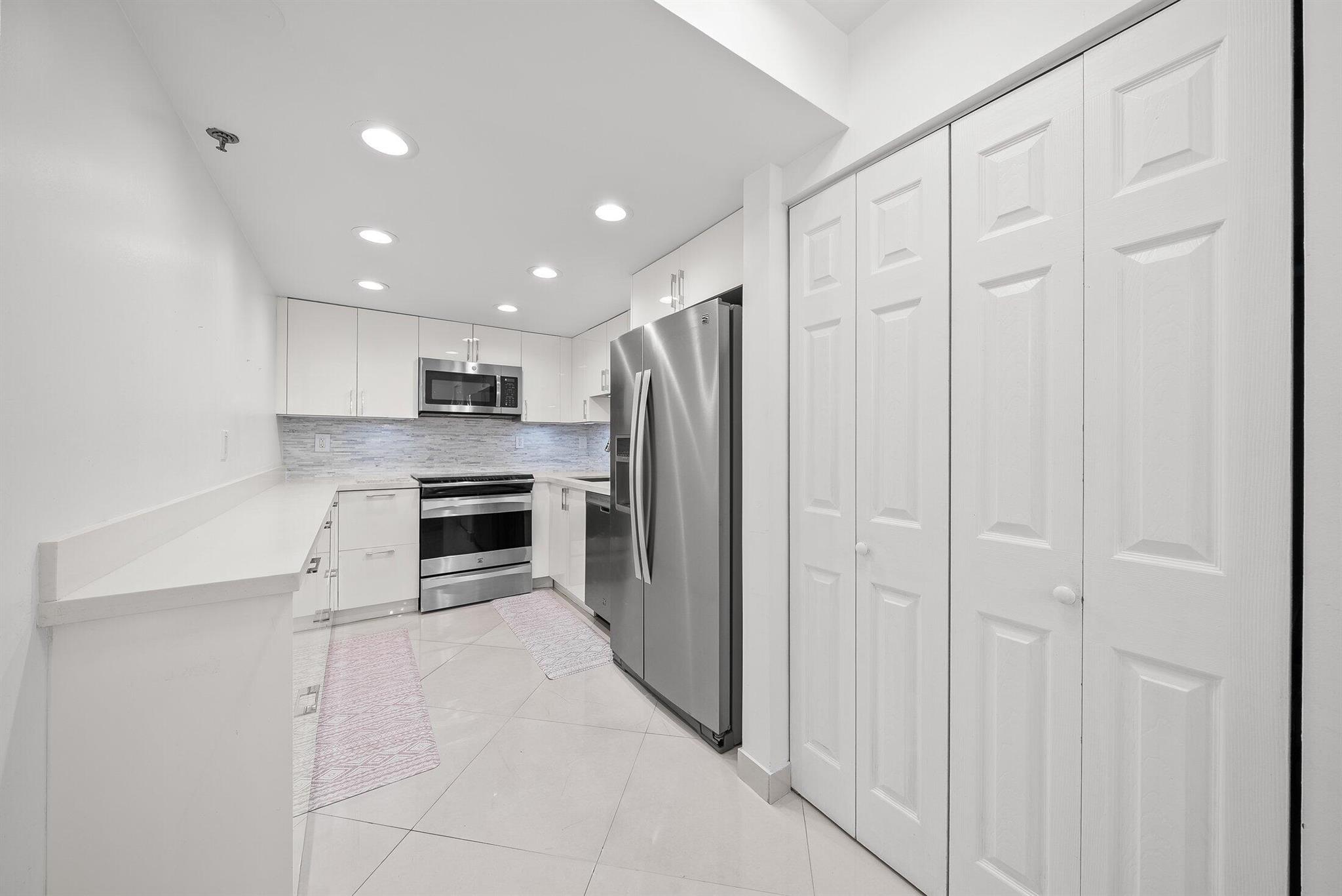 3301 S Ocean Boulevard 105