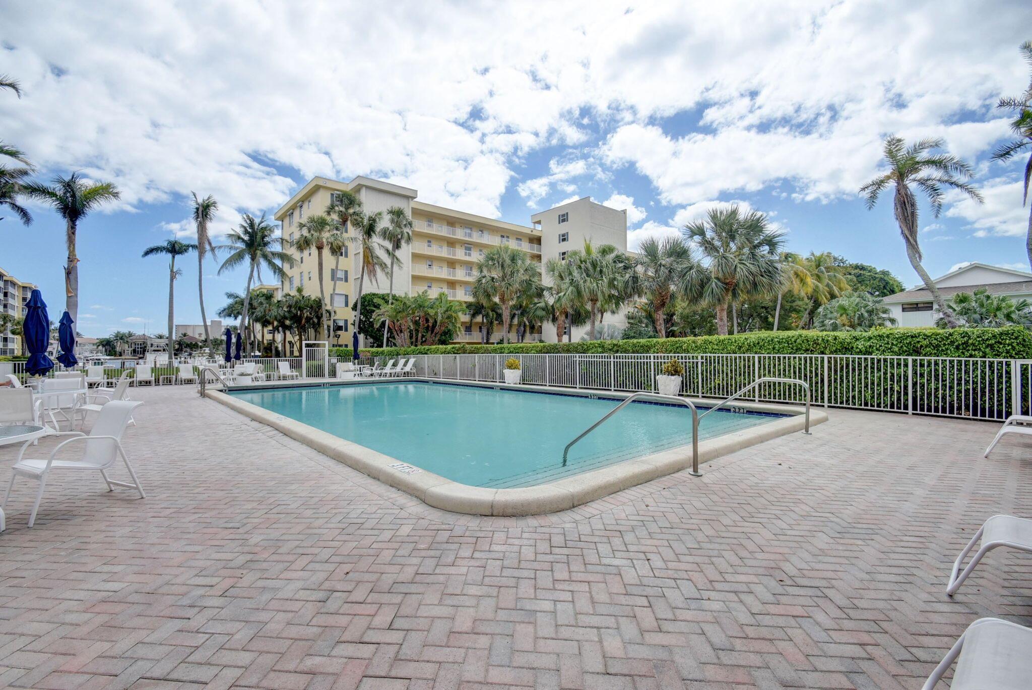 1 Harbourside Drive 4402