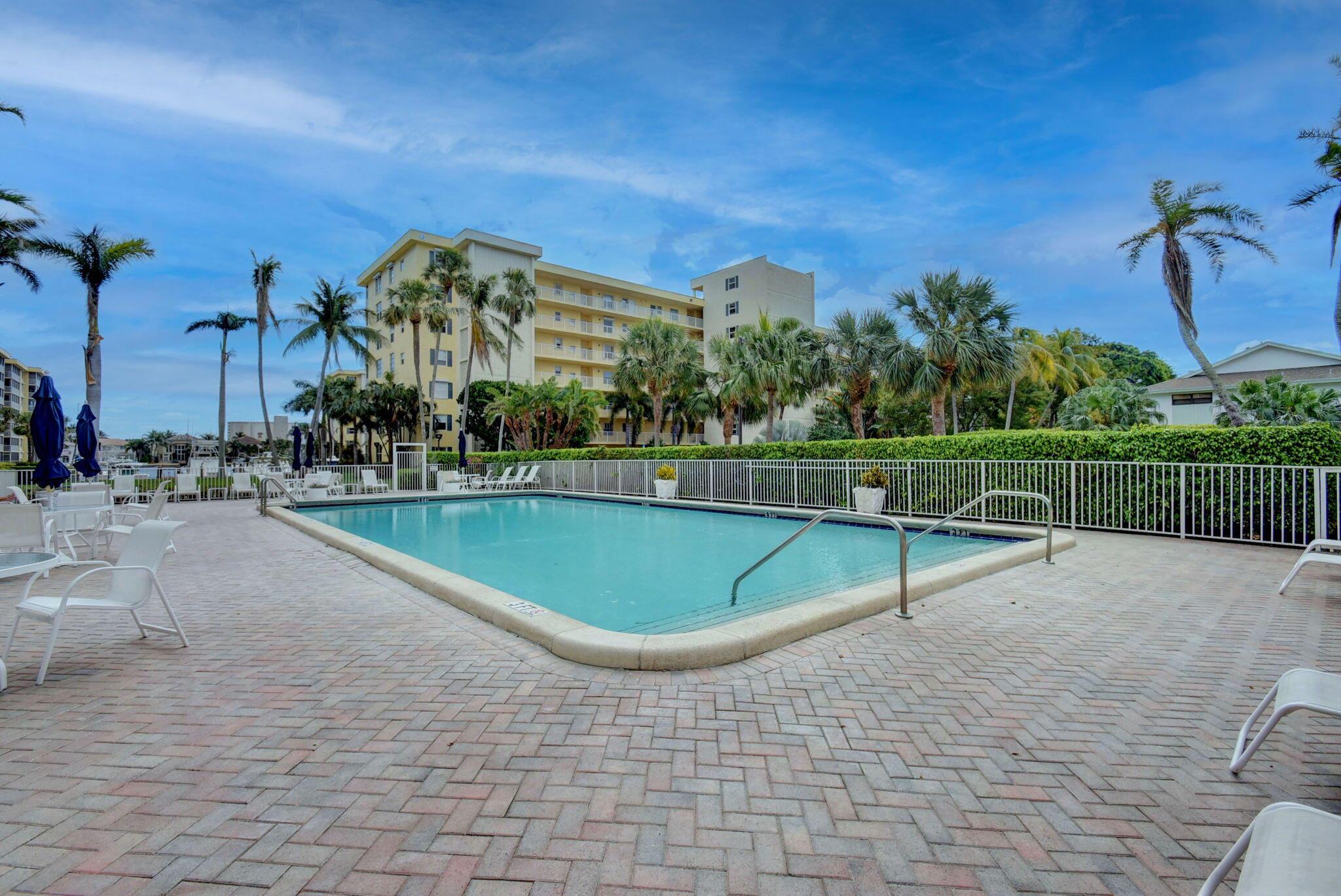 1 Harbourside Drive 4402