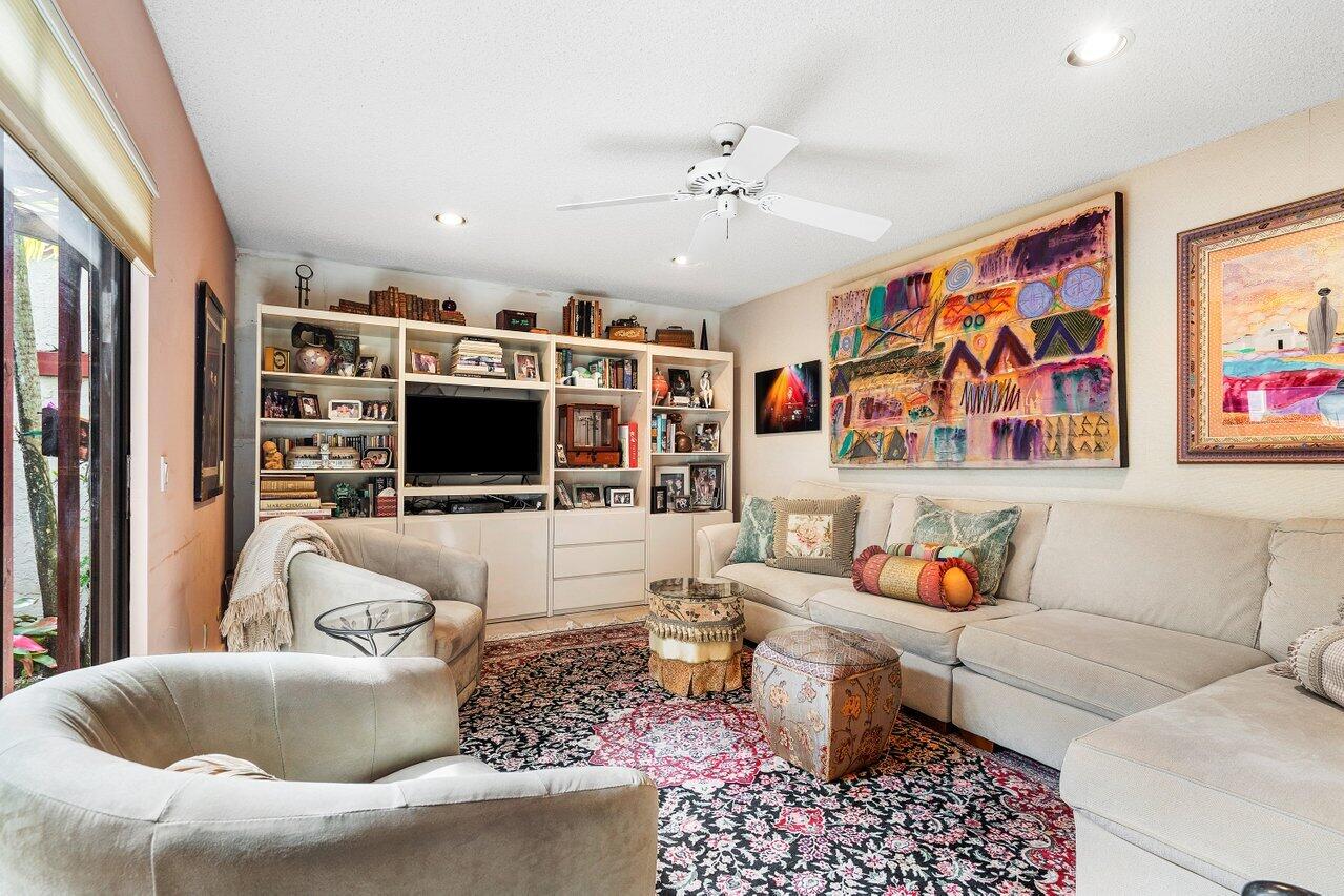 11094 Applegate Lane