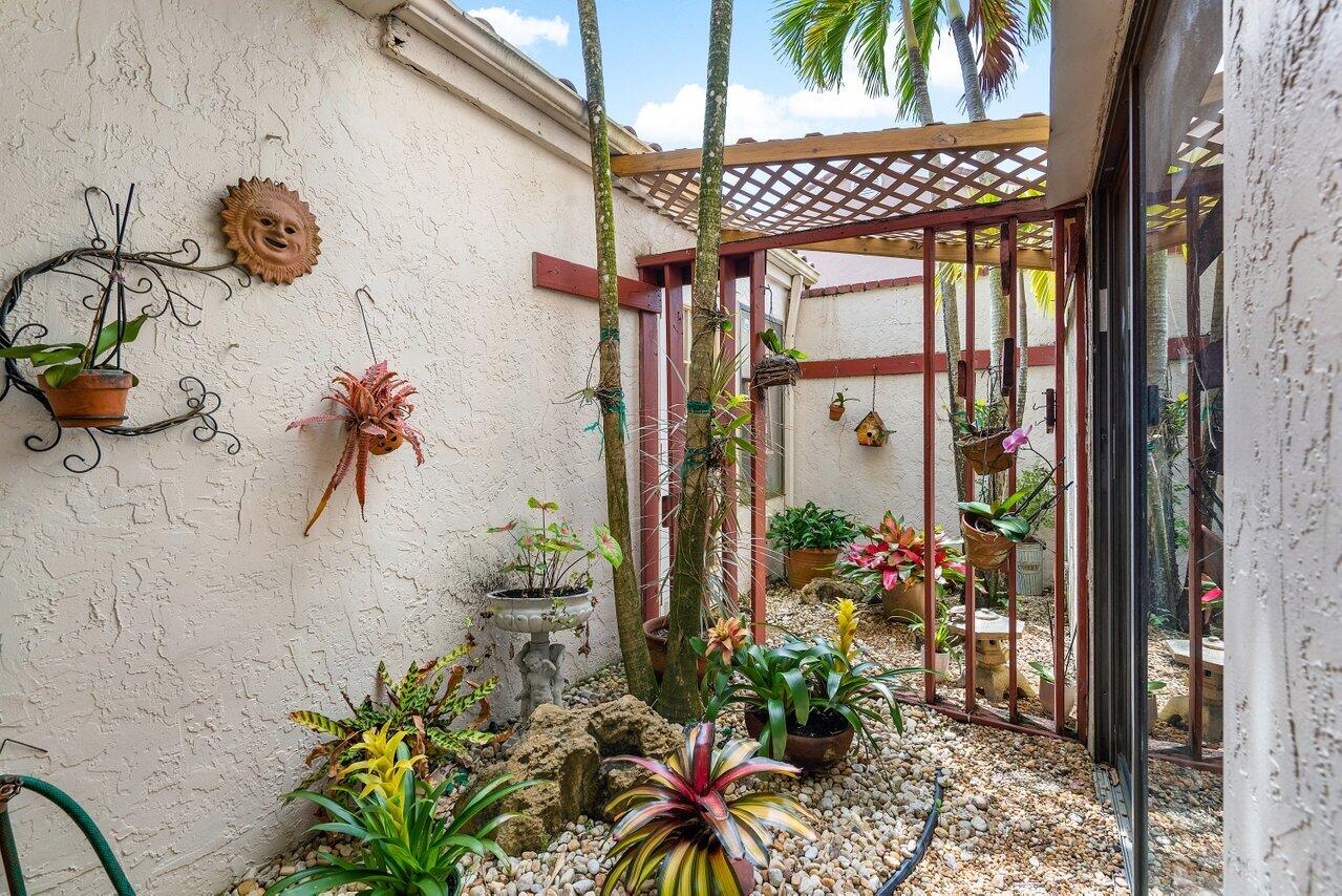 11094 Applegate Lane