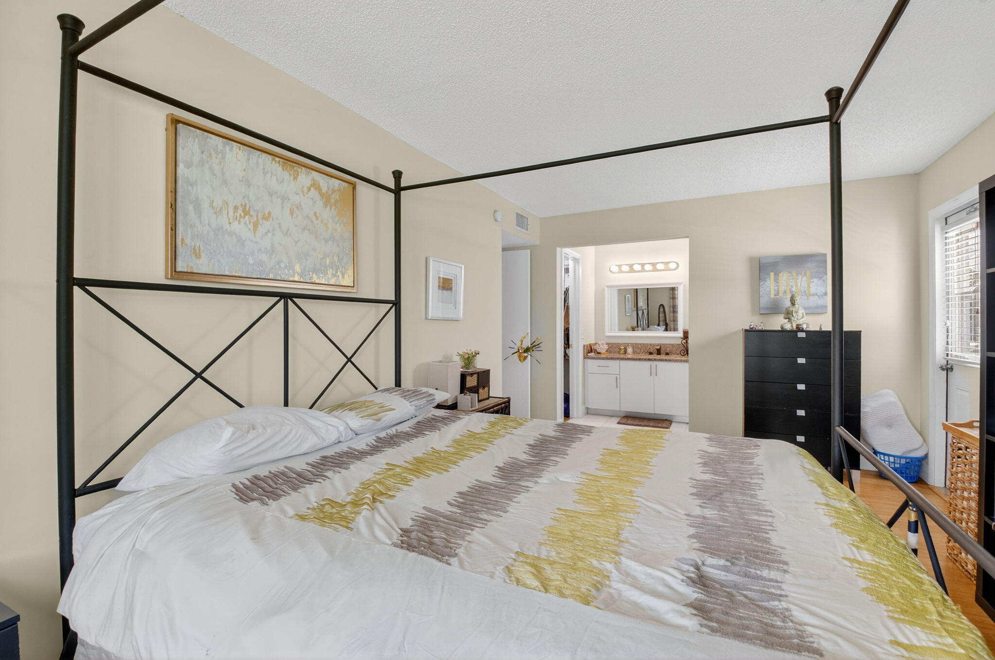 762 High Point Boulevard N D