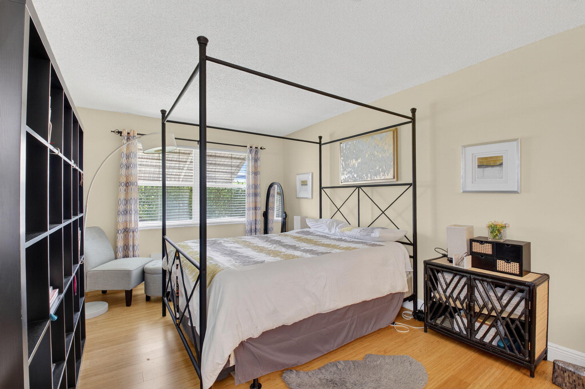 762 High Point Boulevard N D