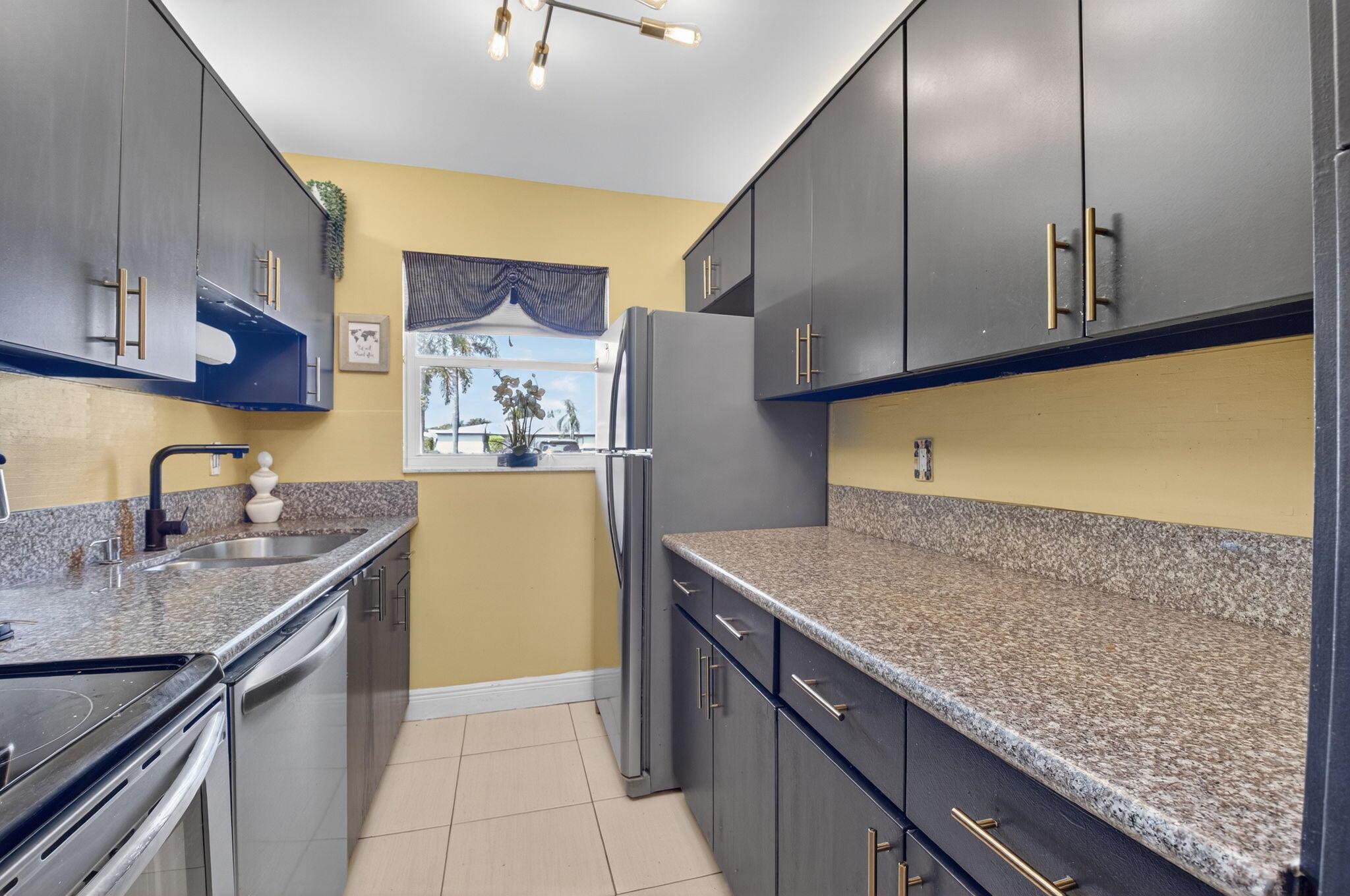 762 High Point Boulevard N D